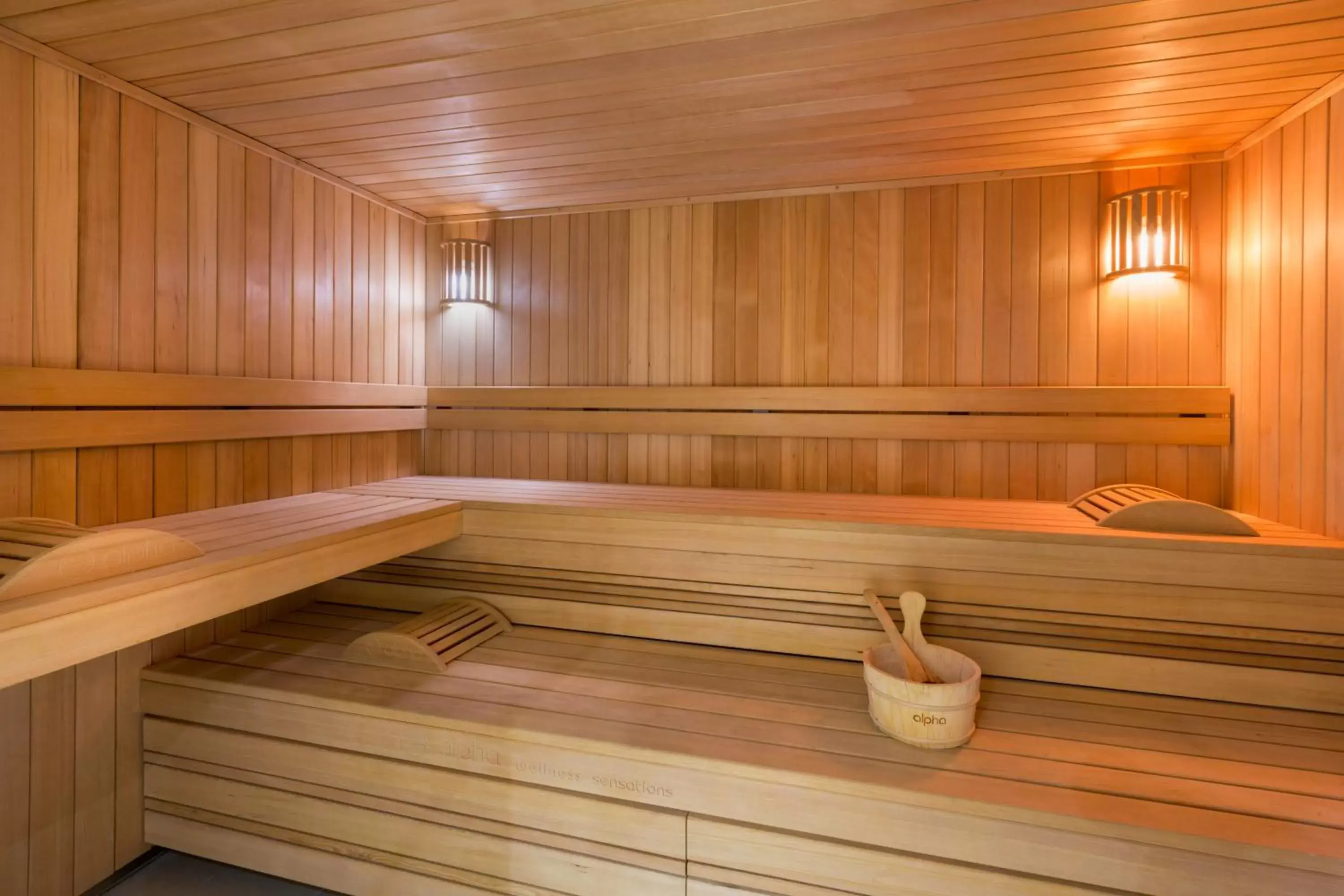 Sauna in Best Western Plus Hôtel Escapade Senlis