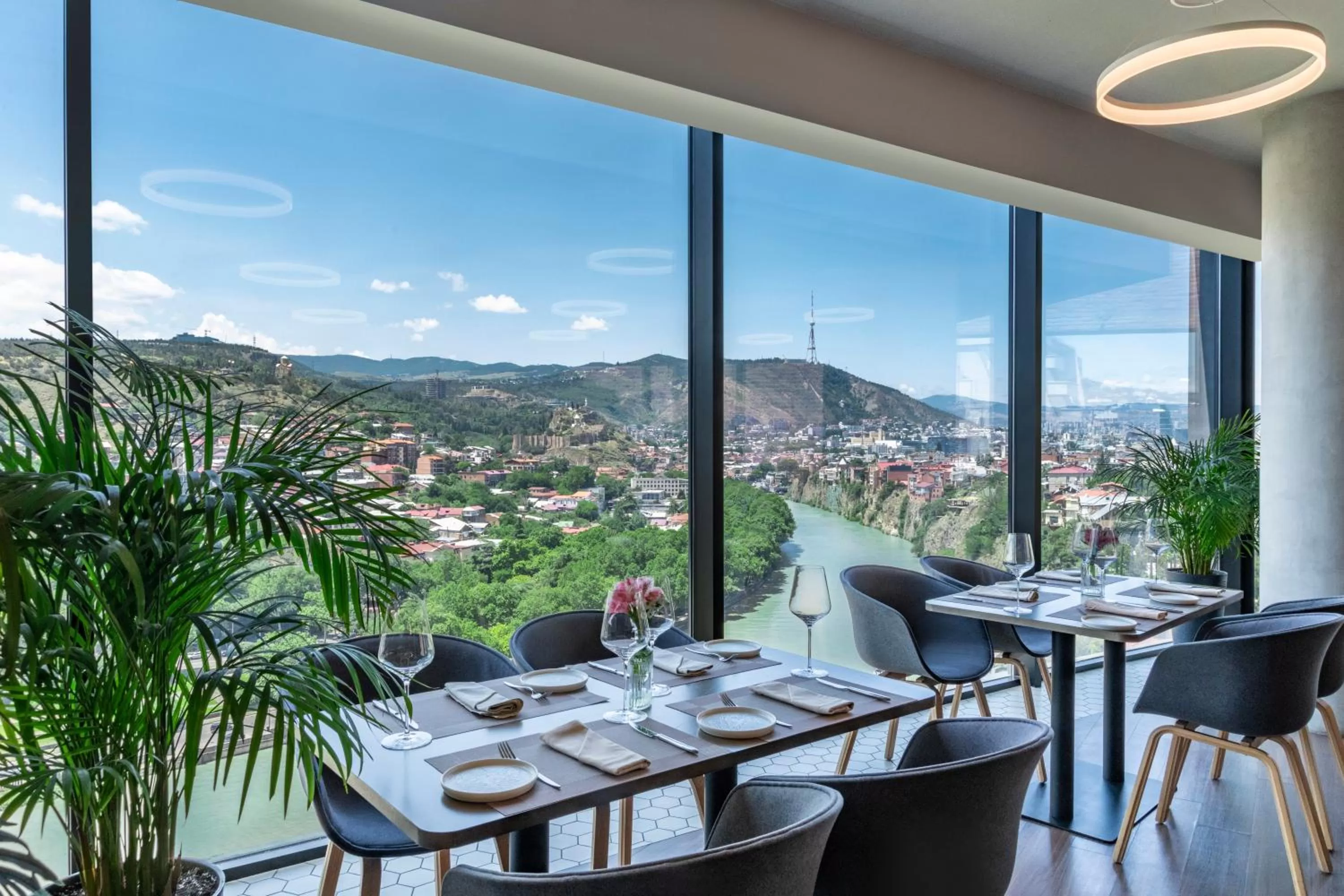 Golden Tulip Design Tbilisi