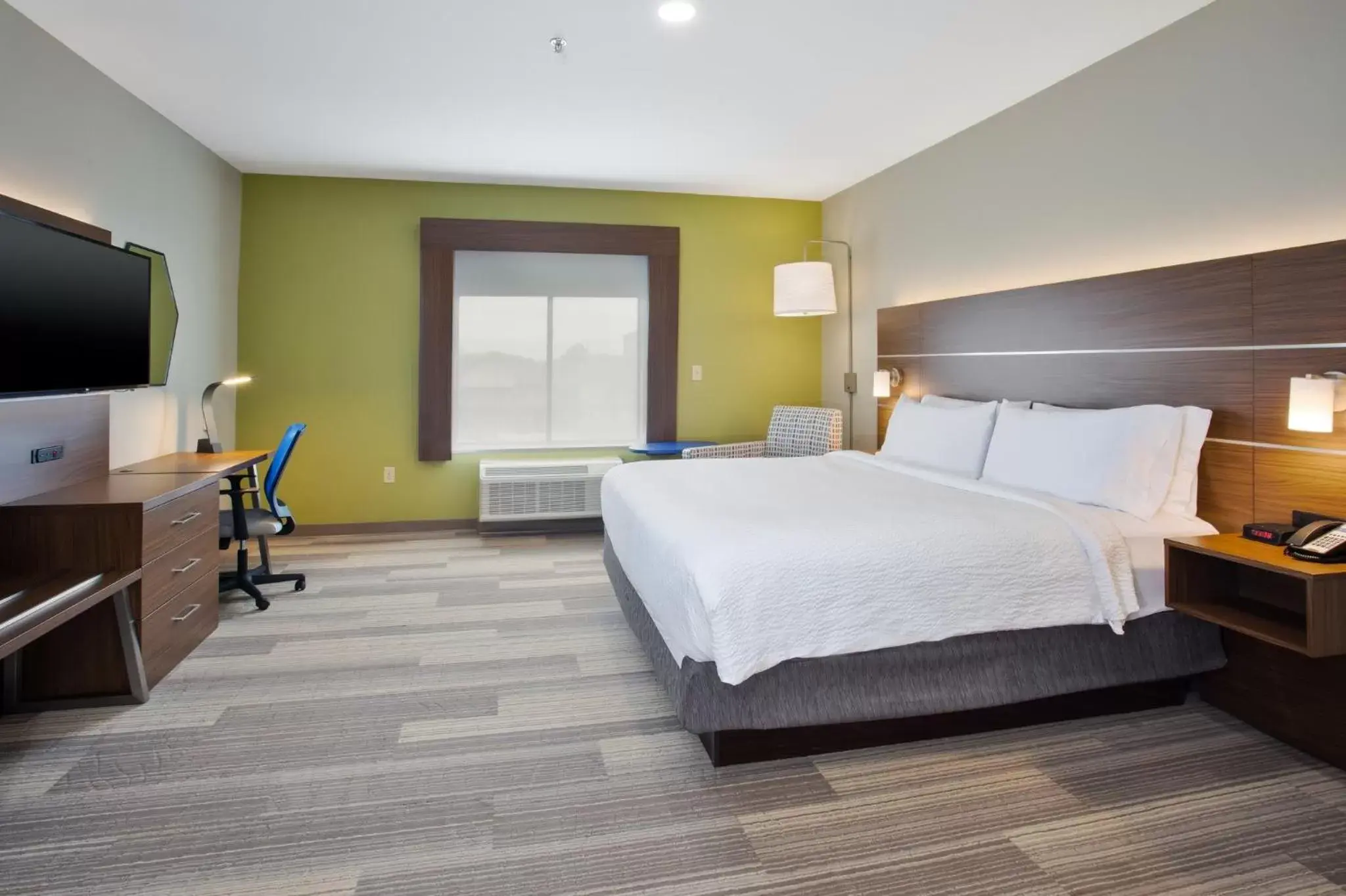 Photo of the whole room, Bed in Holiday Inn Express Hotel and Suites Katy, an IHG Hotel