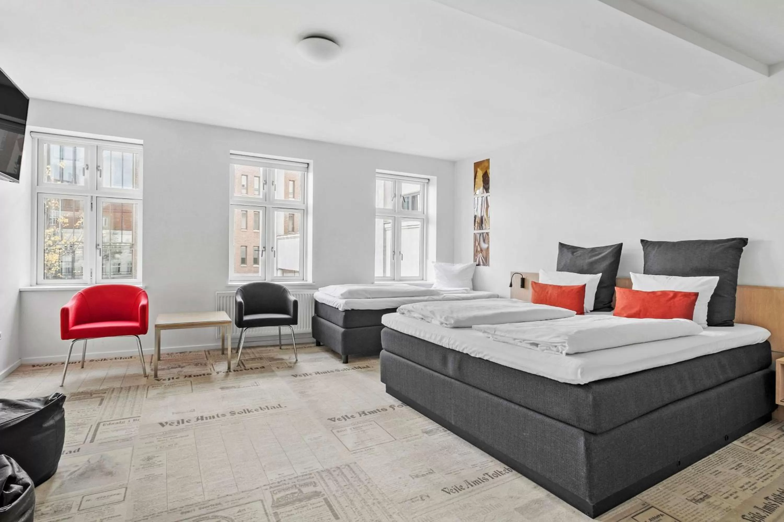 Family Room with One King and Two Single Beds - Non-Smoking in Best Western ToRVEhallerne