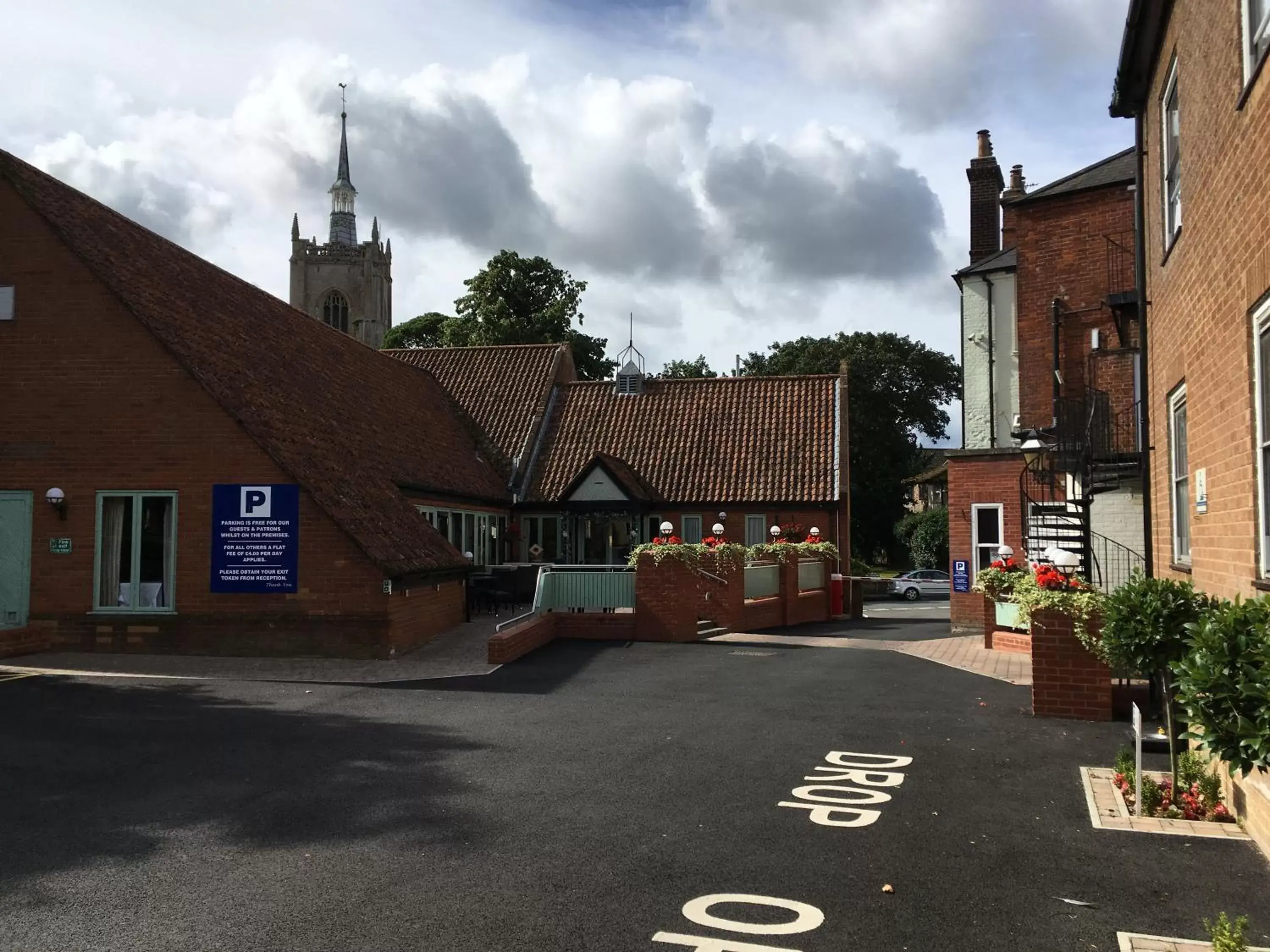 Area and facilities, Facade/Entrance in Best Western The George Hotel, Swaffham