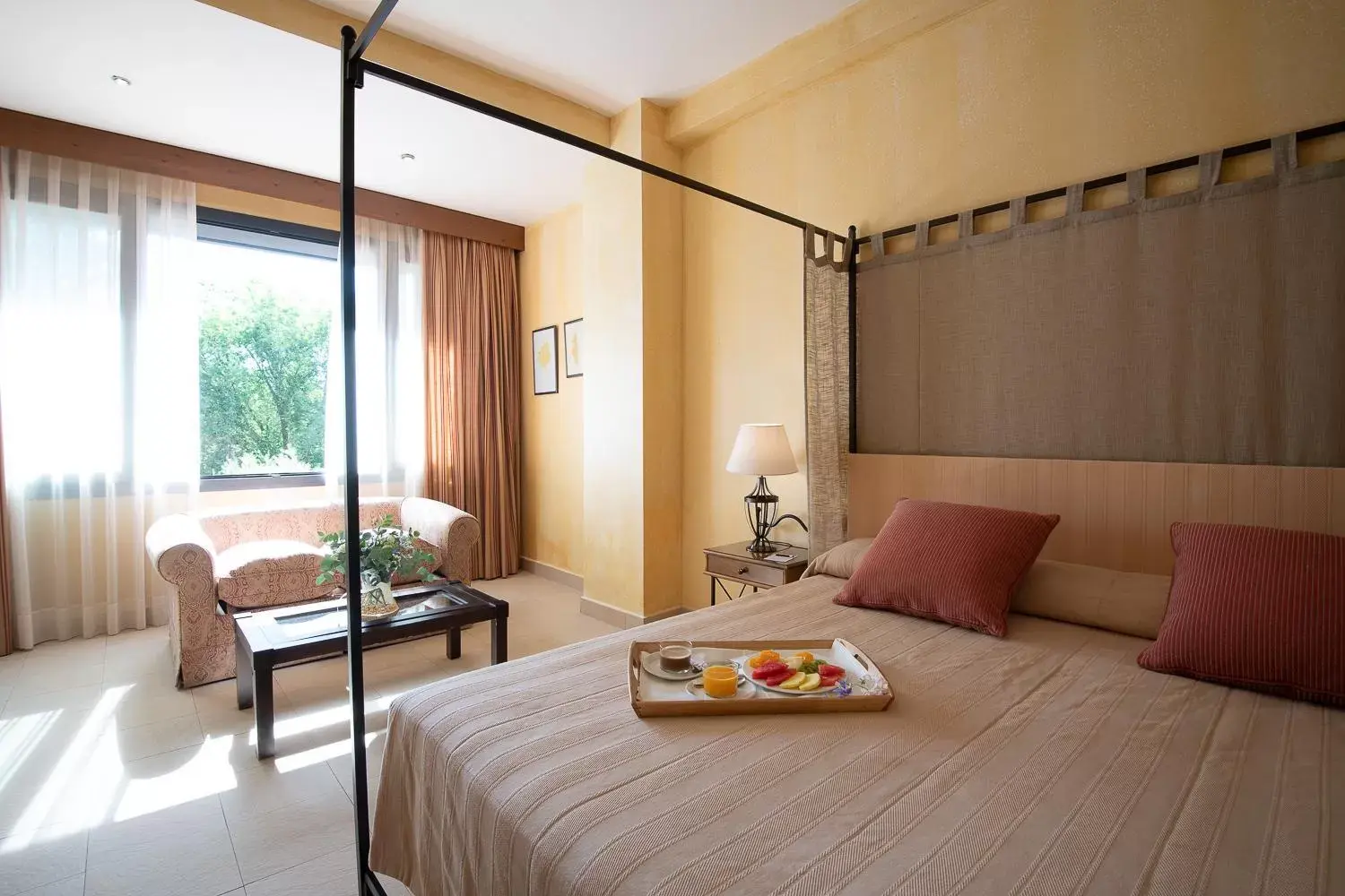 Bedroom, Bed in Intur Alcazar de San Juan