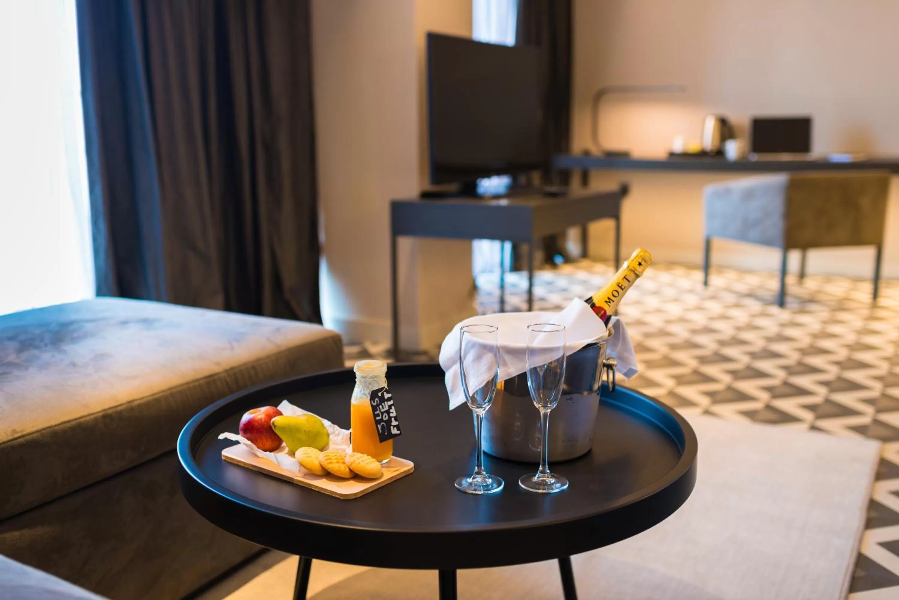 Food and drinks in Radisson Hotel Dakar Diamniadio