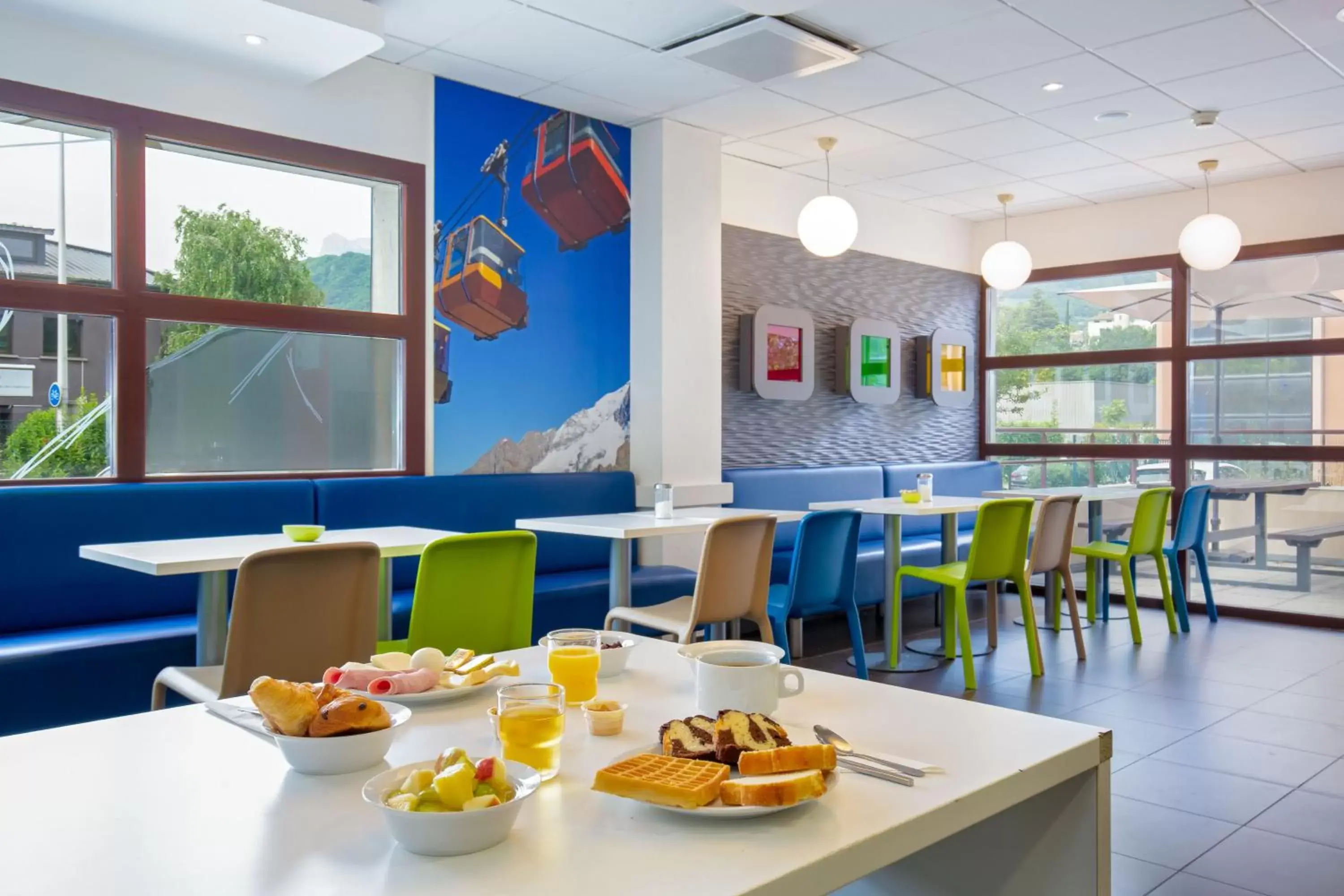 On site, Restaurant/Places to Eat in Ibis Budget Grenoble Sud Seyssins