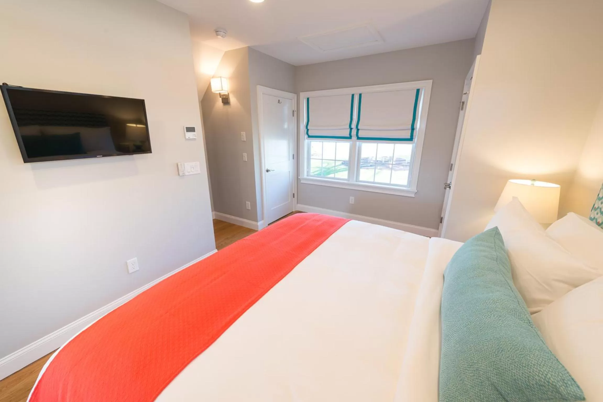 Photo of the whole room, Bed in The East Island Reserve Hotel