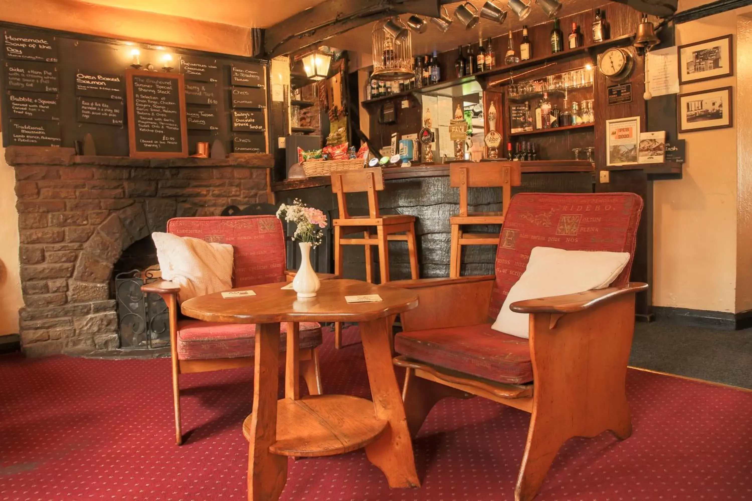 Restaurant/Places to Eat in The Greyhound Inn and Hotel