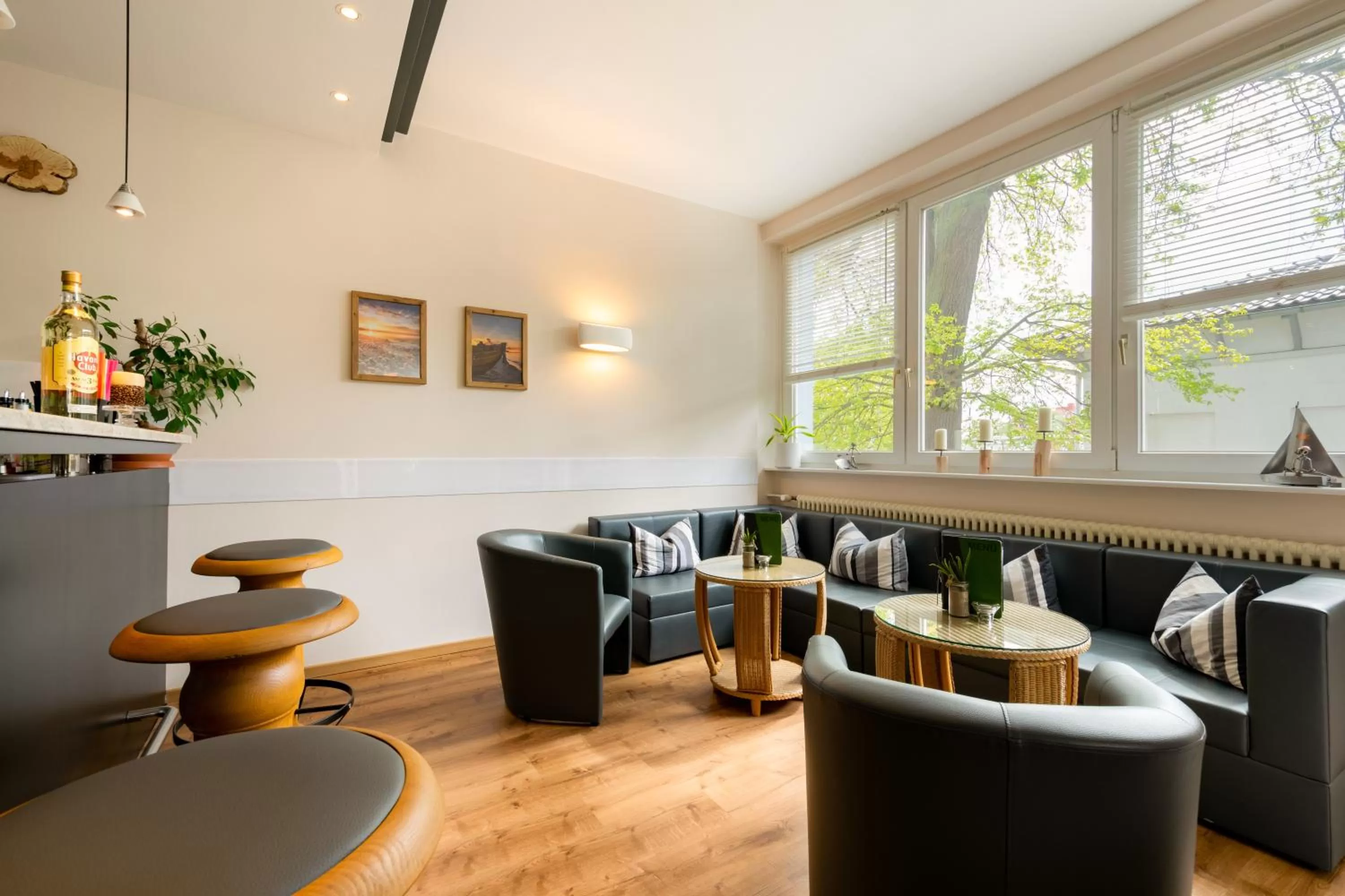 Lounge or bar in Hotel Wald und See