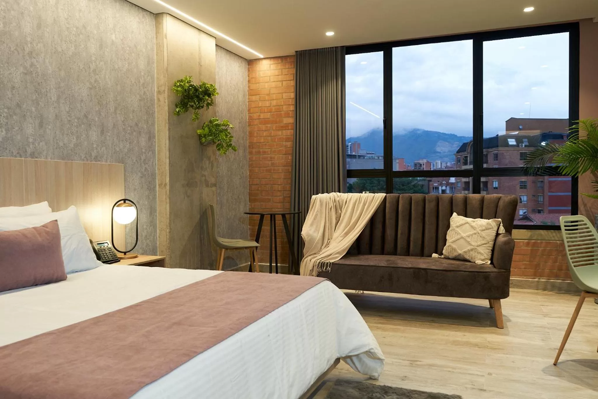 Photo of the whole room, Bed in Eutopiq Hotel