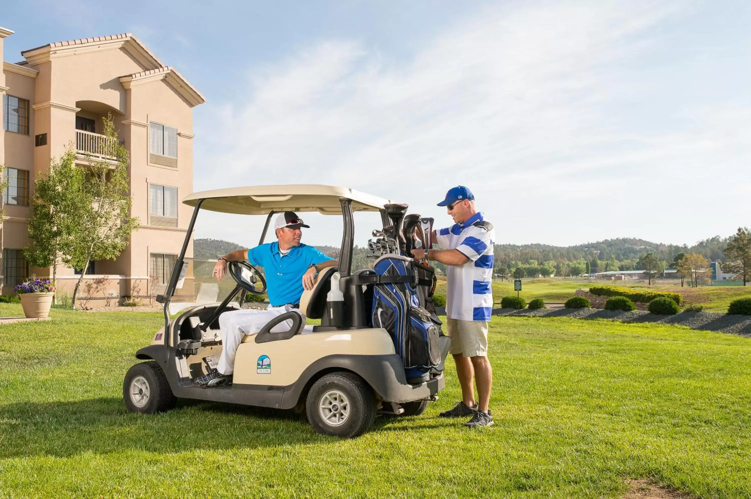 Golfcourse, Guests in MCM Elegante Lodge & Resorts