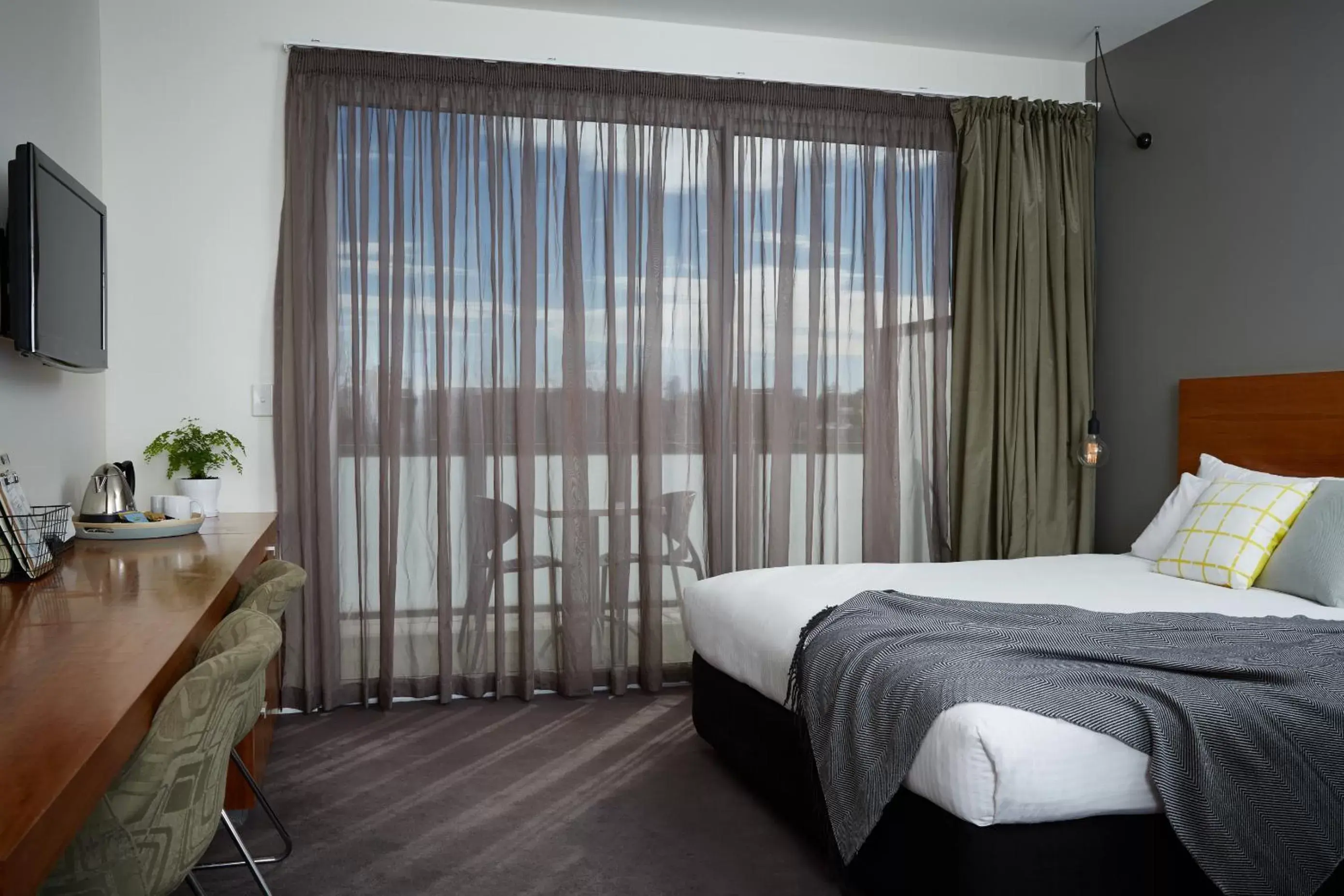 Photo of the whole room, Room Photo in Cosmopolitan Hotel Melbourne