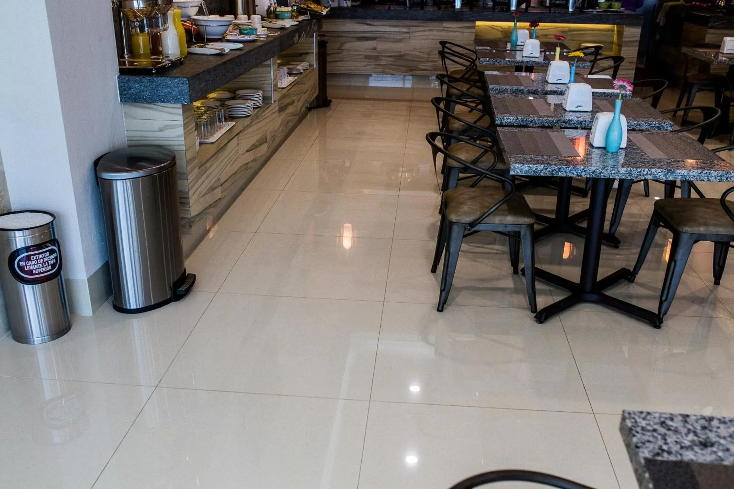 Dining area in Hotel Expo Abastos
