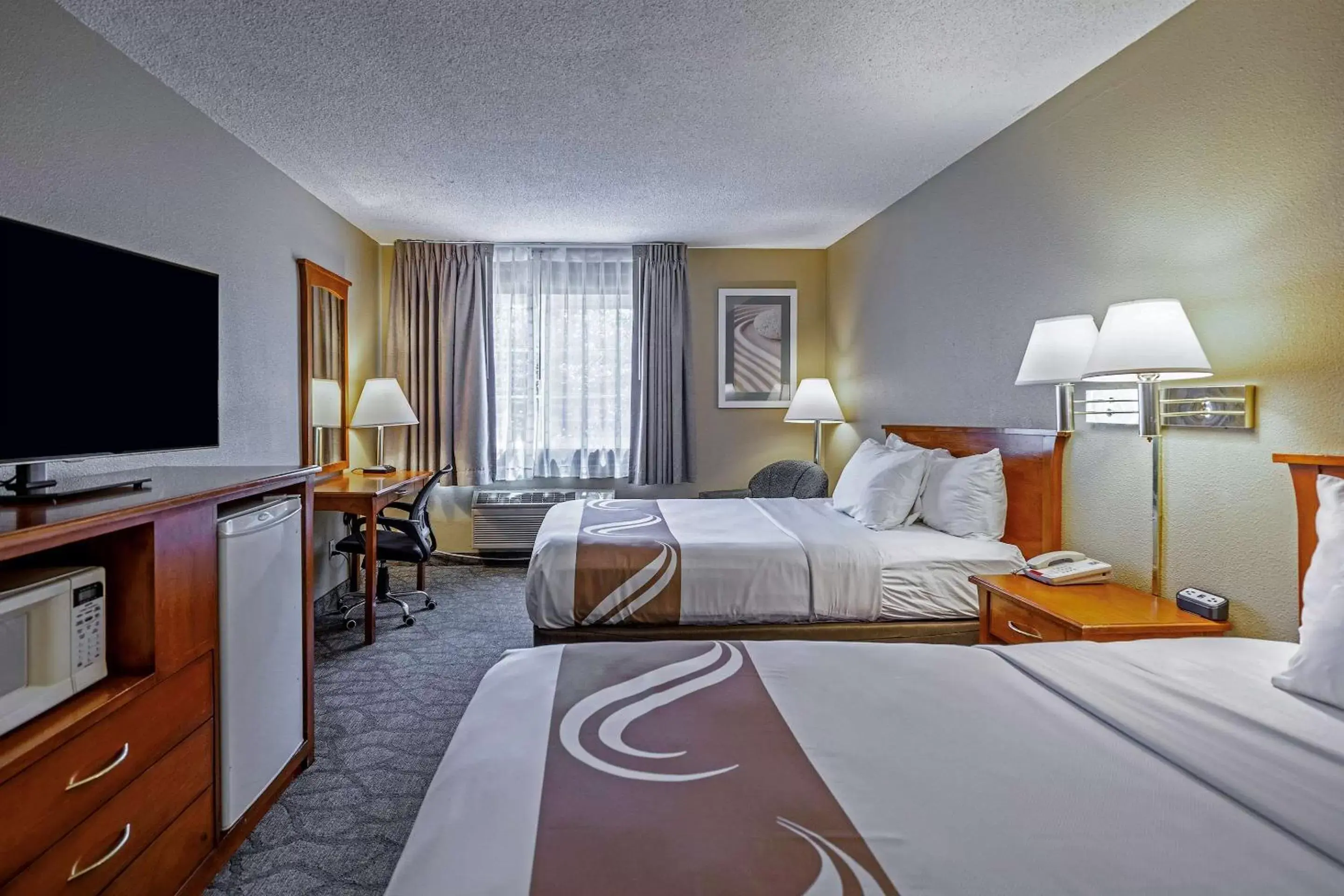 Photo of the whole room, TV/Entertainment Center in The Yosemite Inn