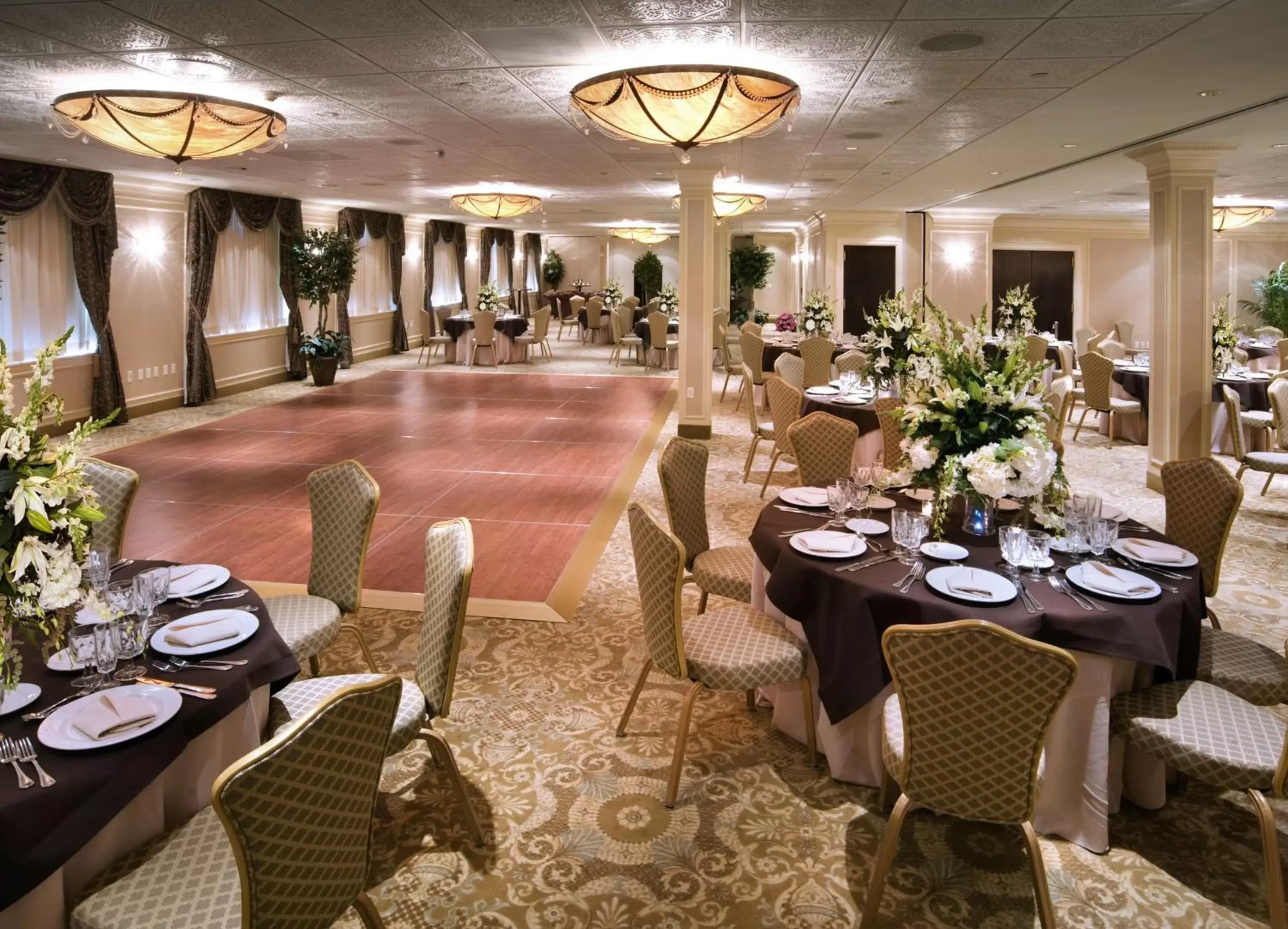 Meeting/conference room, Restaurant/Places to Eat in DoubleTree by Hilton Nanuet