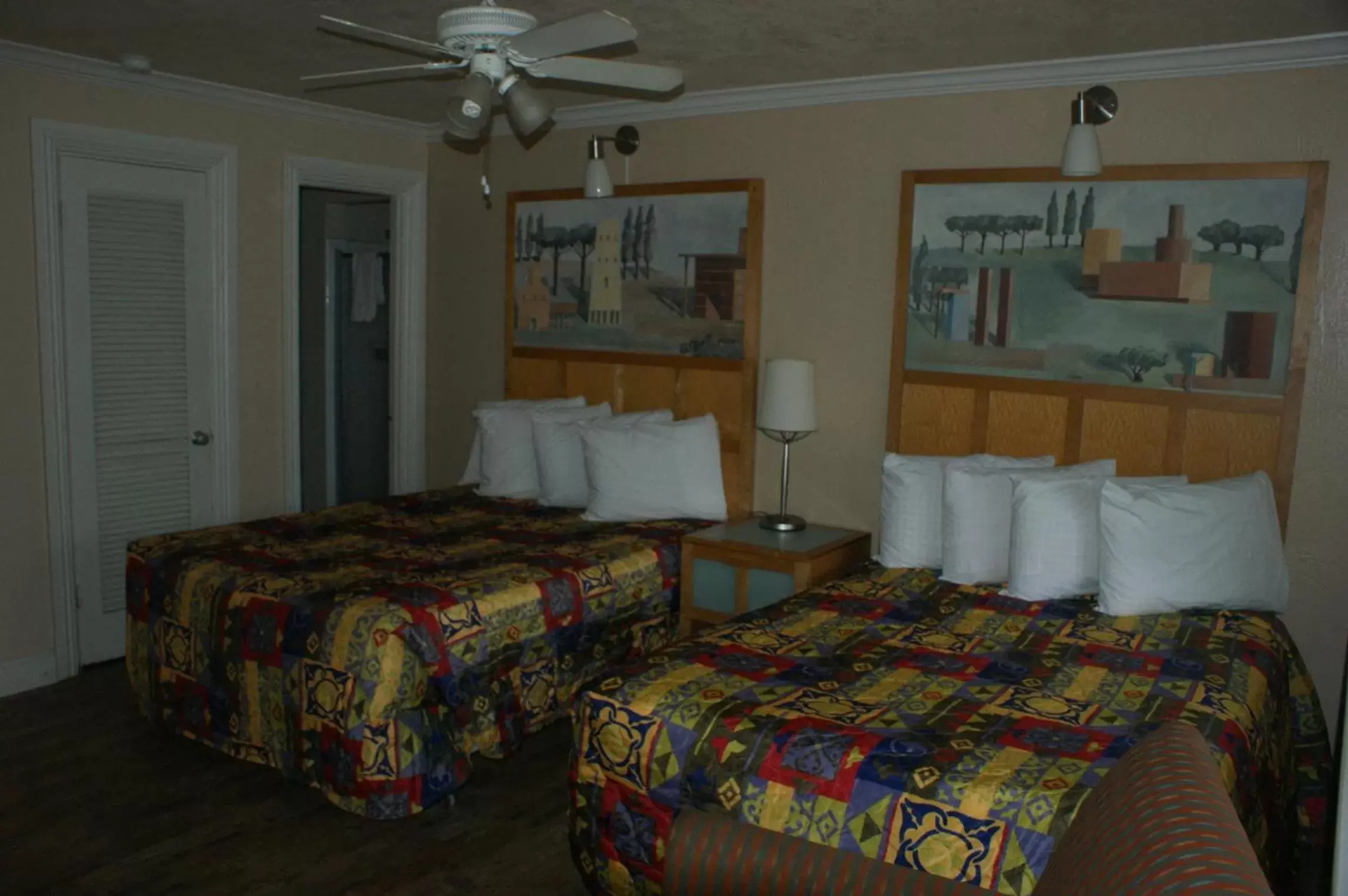 Bed in Sea Vista Motel