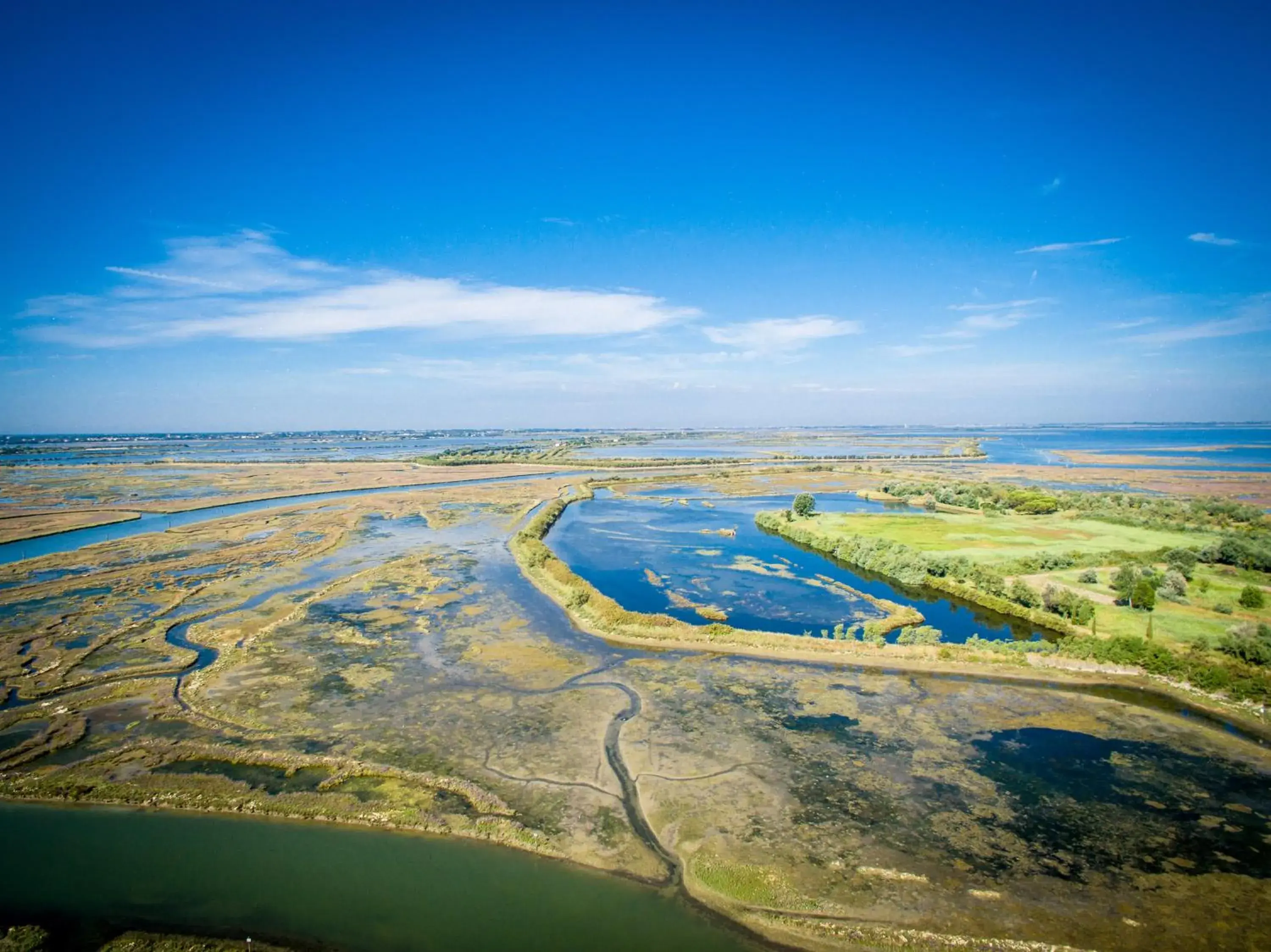 Hiking, Bird's-eye View in Hotel Touring