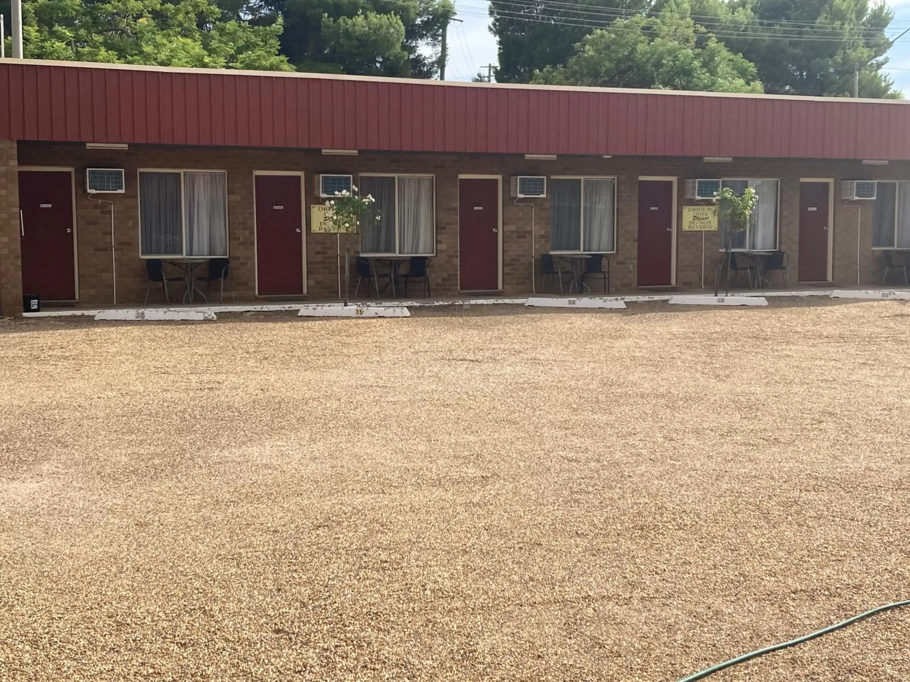 Parking, Property Building in Camellia Motel