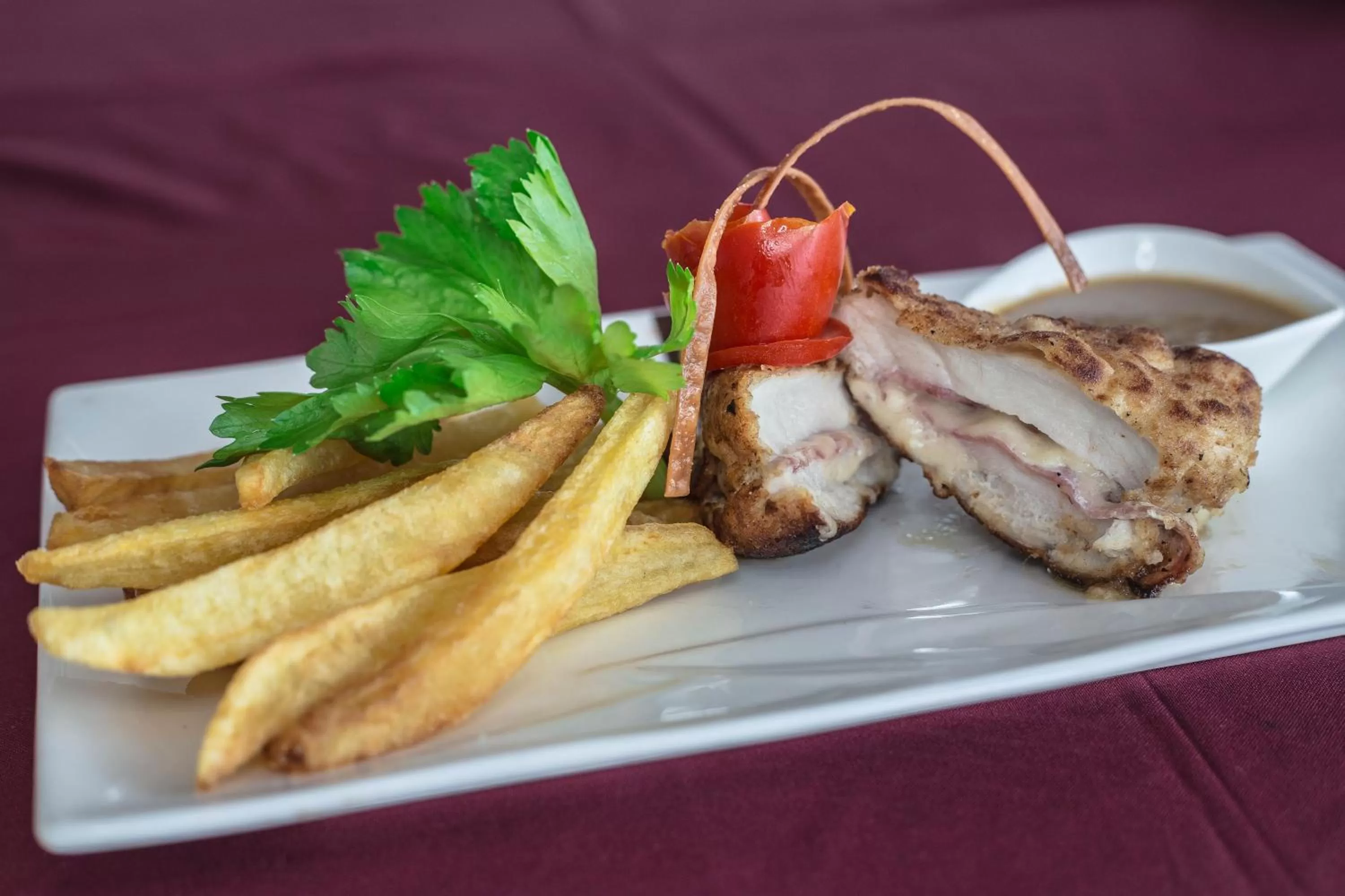 Meals in Fini Hotel Bobende