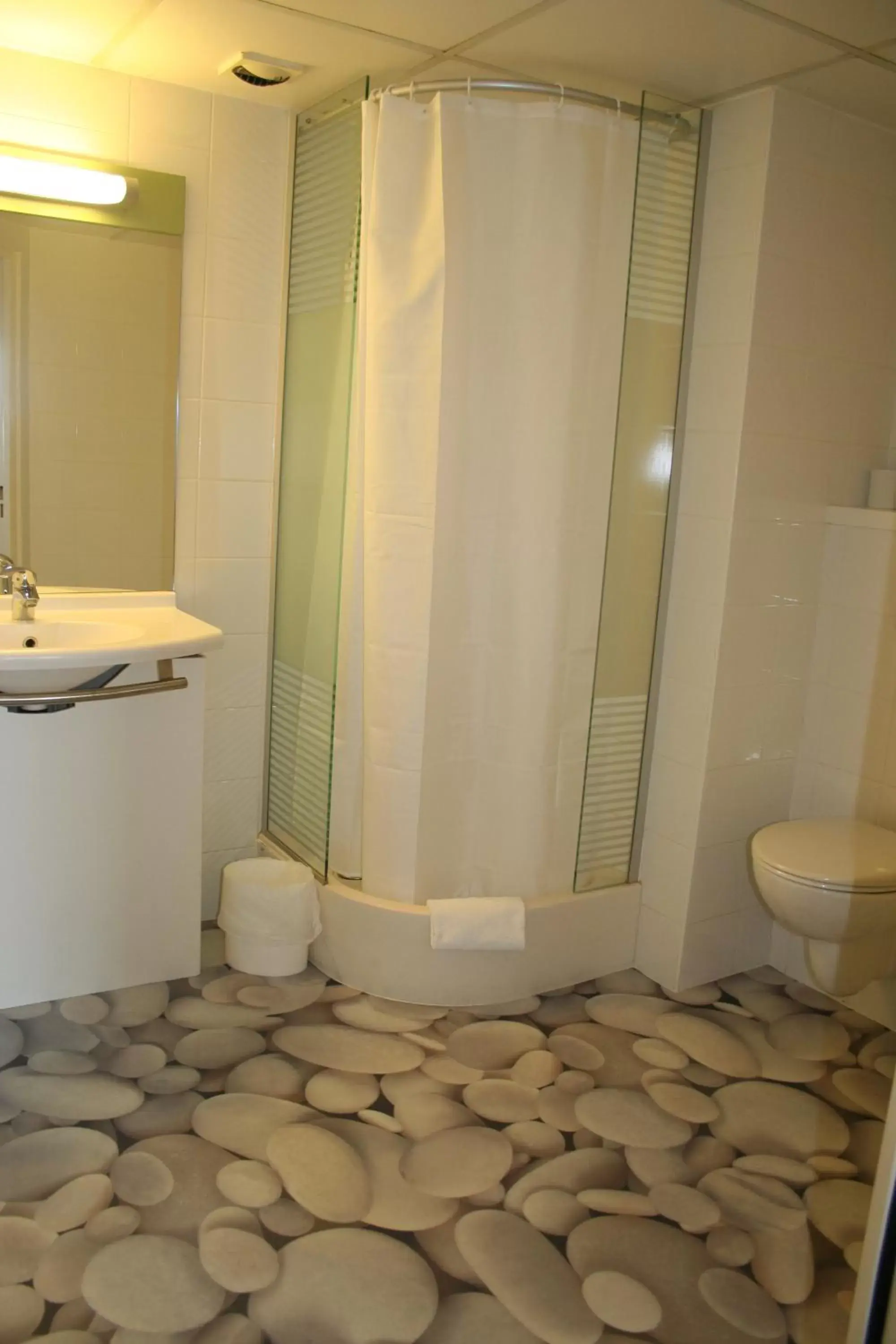 Shower, Bathroom in ibis budget Marne la Vallée Pontault Combault