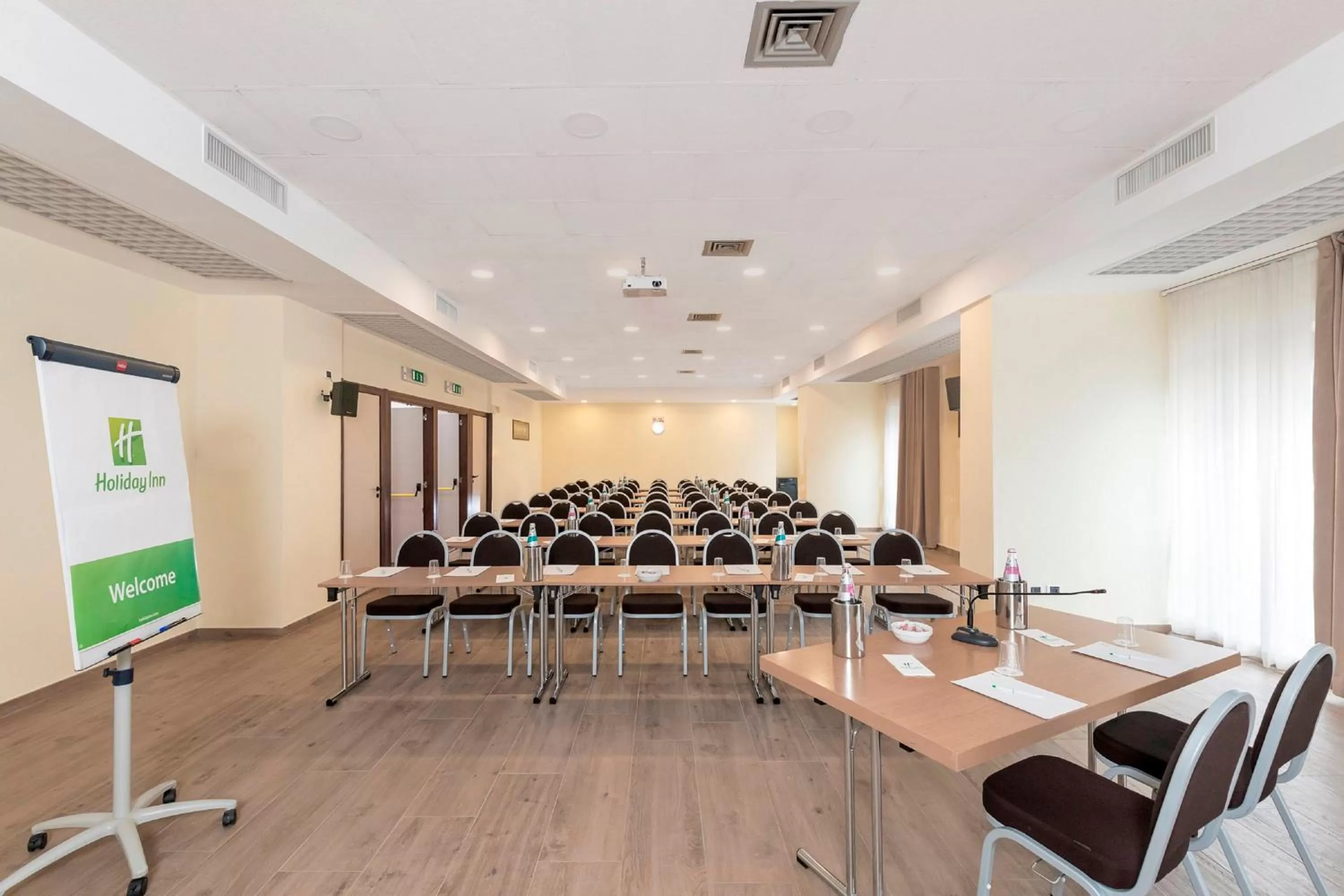 Meeting/conference room in Holiday Inn Naples by IHG