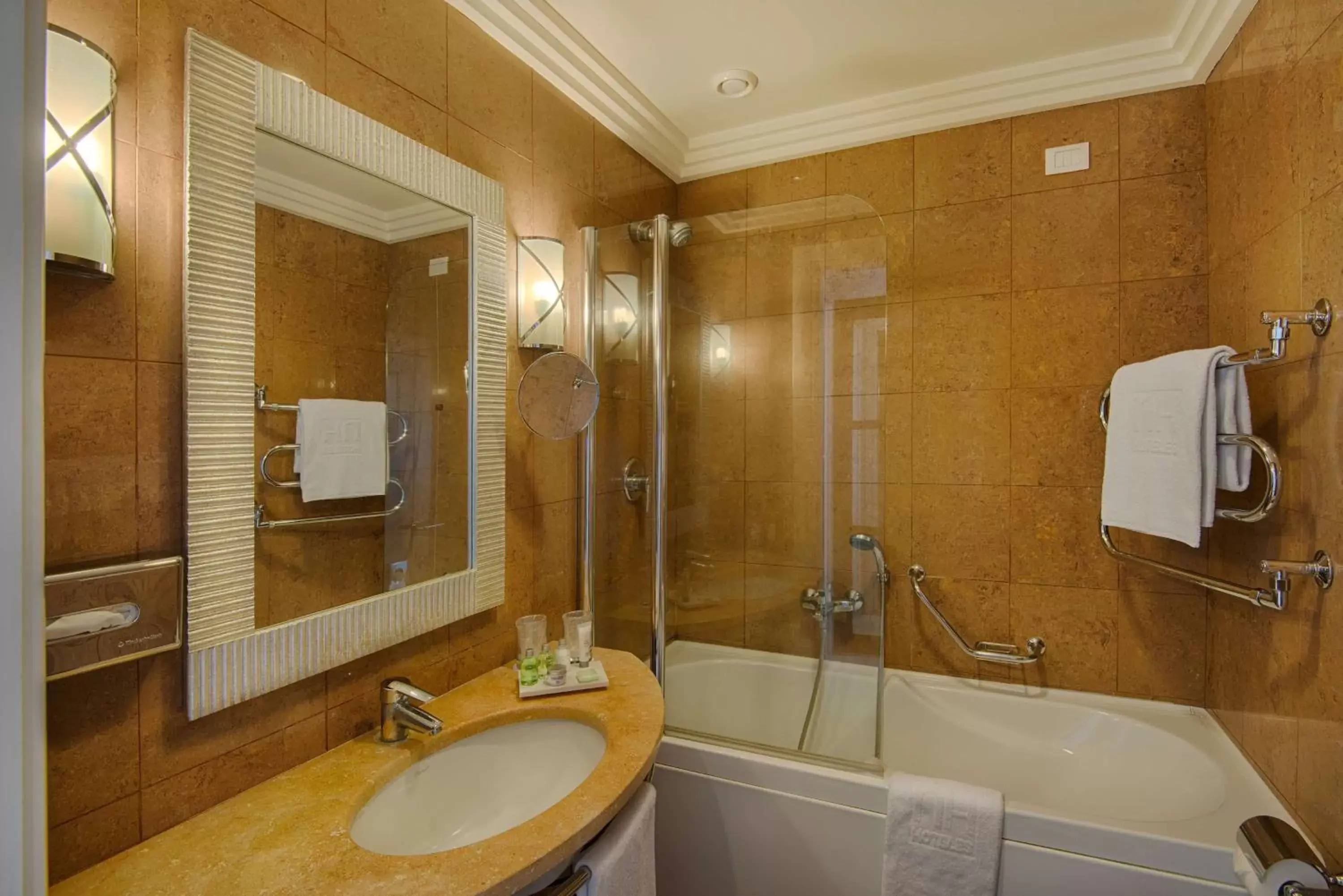 Family Adjoining Room (4 Adults) in NH Catania Parco degli Aragonesi Family Adjoining Room (4 Adults) in NH Catania Parco degli Aragonesi