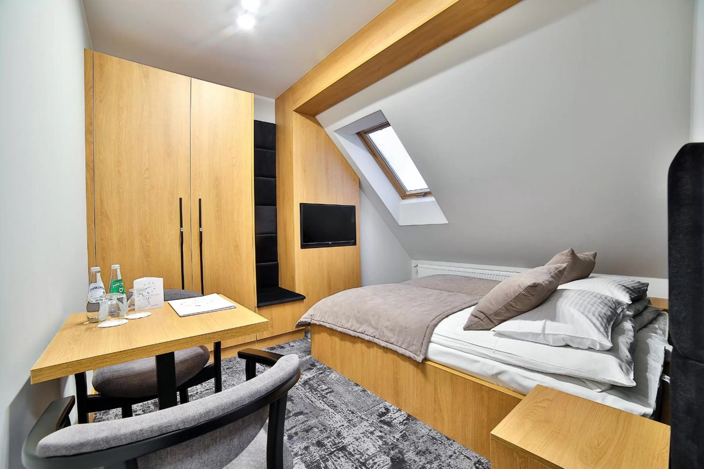 Bed in Hotel Kompleks Beskid z basenem i stokiem narciarskim - blisko Babiej Góry