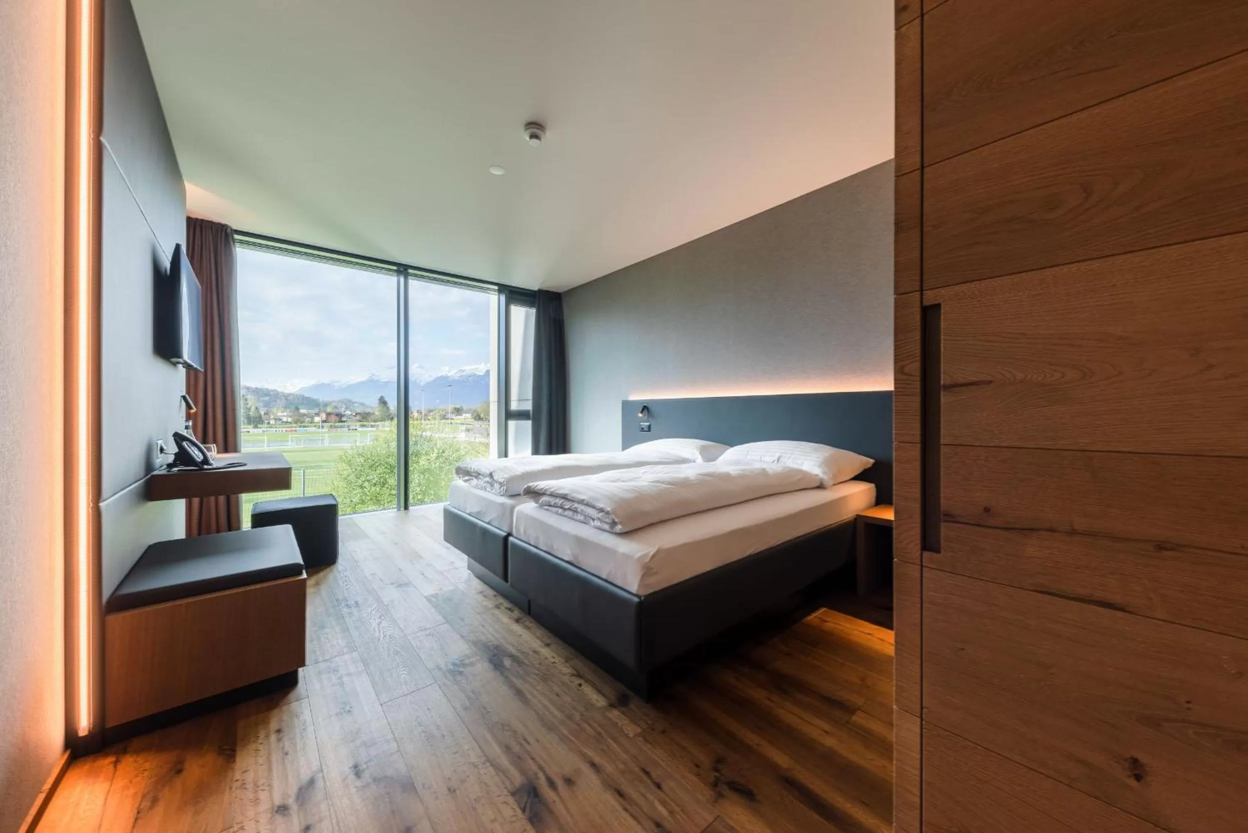 Staff, Bed in Hotel kommod