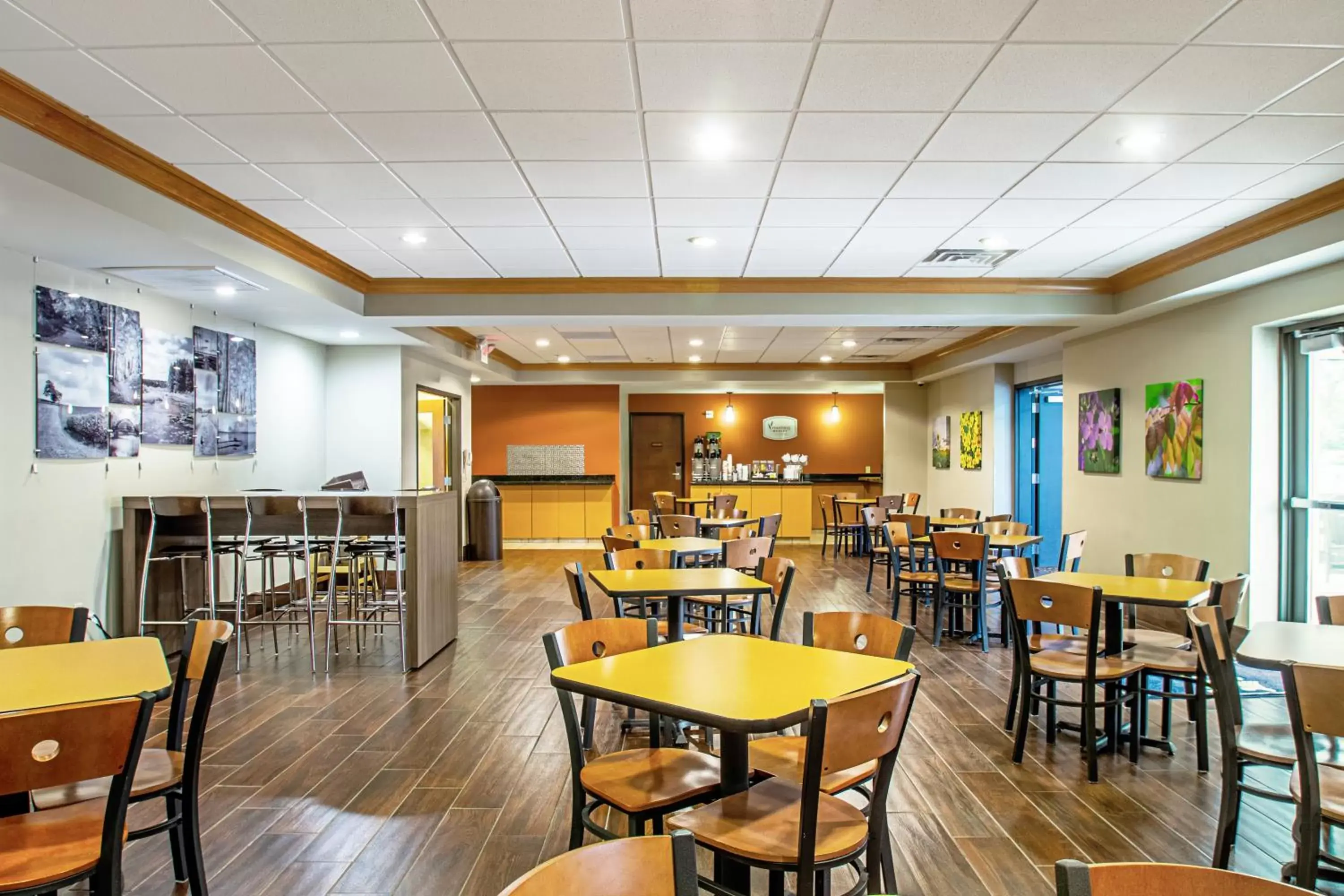 Breakfast, Restaurant/Places to Eat in MainStay Suites Extended Stay Hotel Madison East