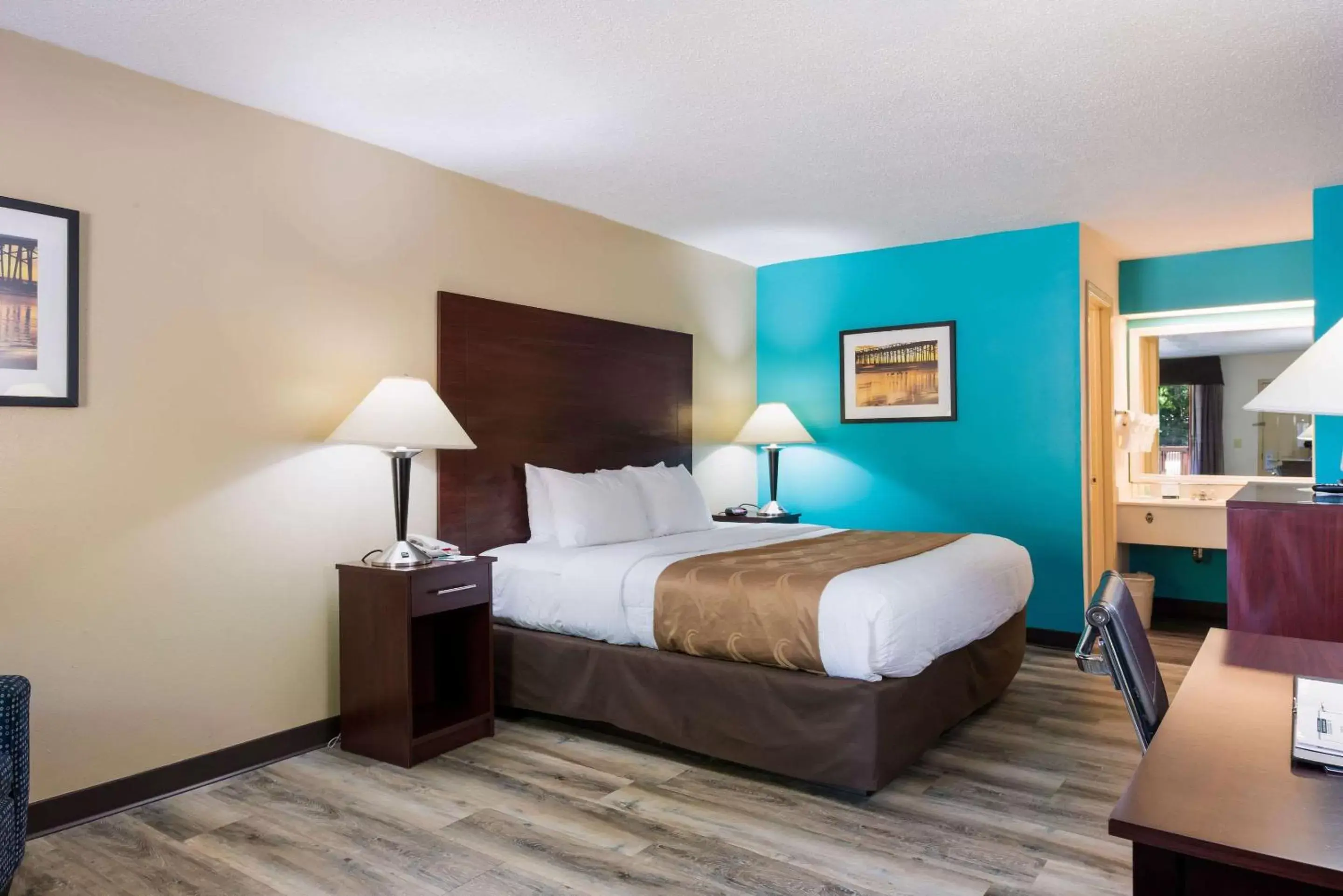 Photo of the whole room, Bed in Quality Inn & Suites Rockingham