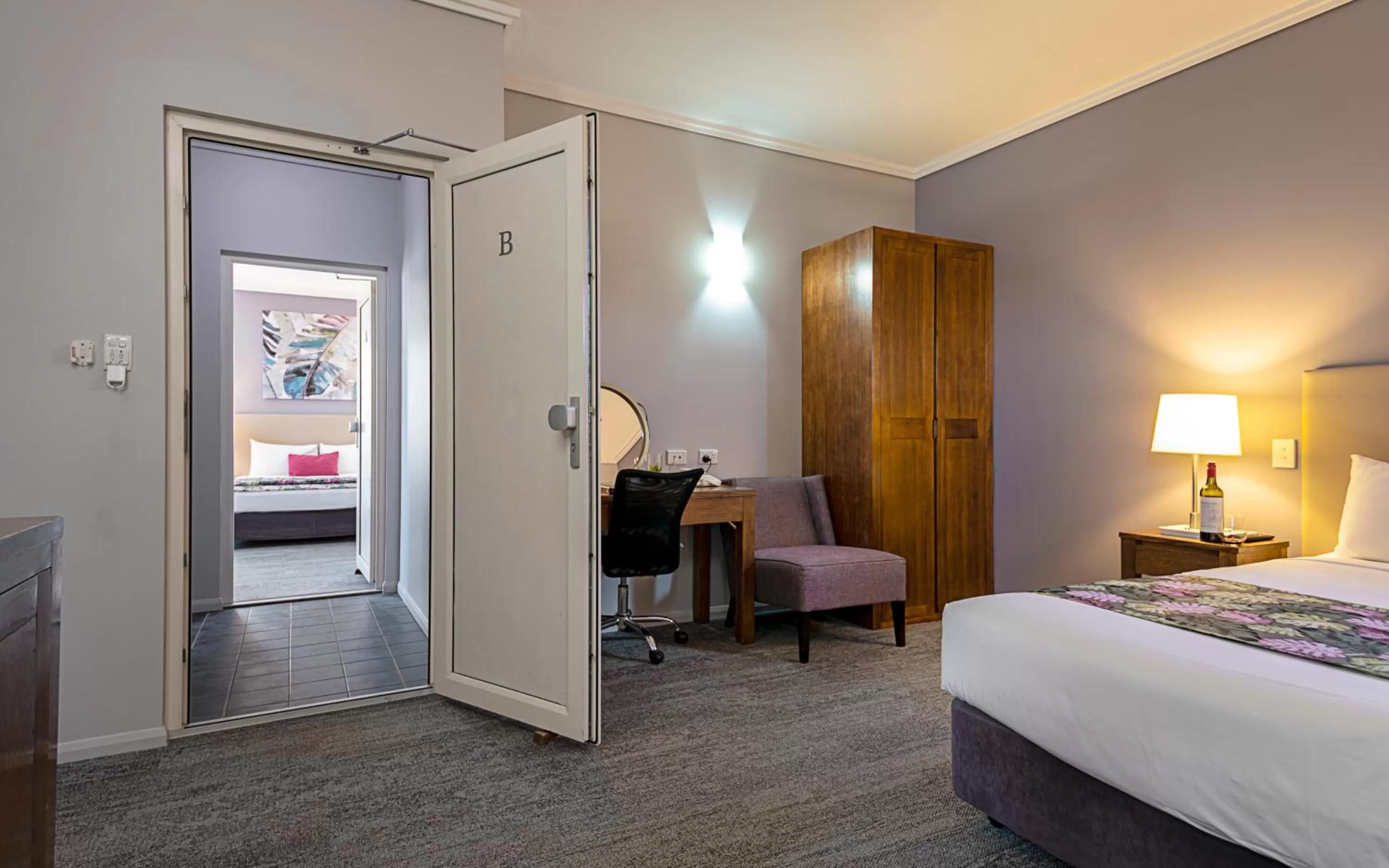 Bedroom, Bed in Coachmans Inn Warwick