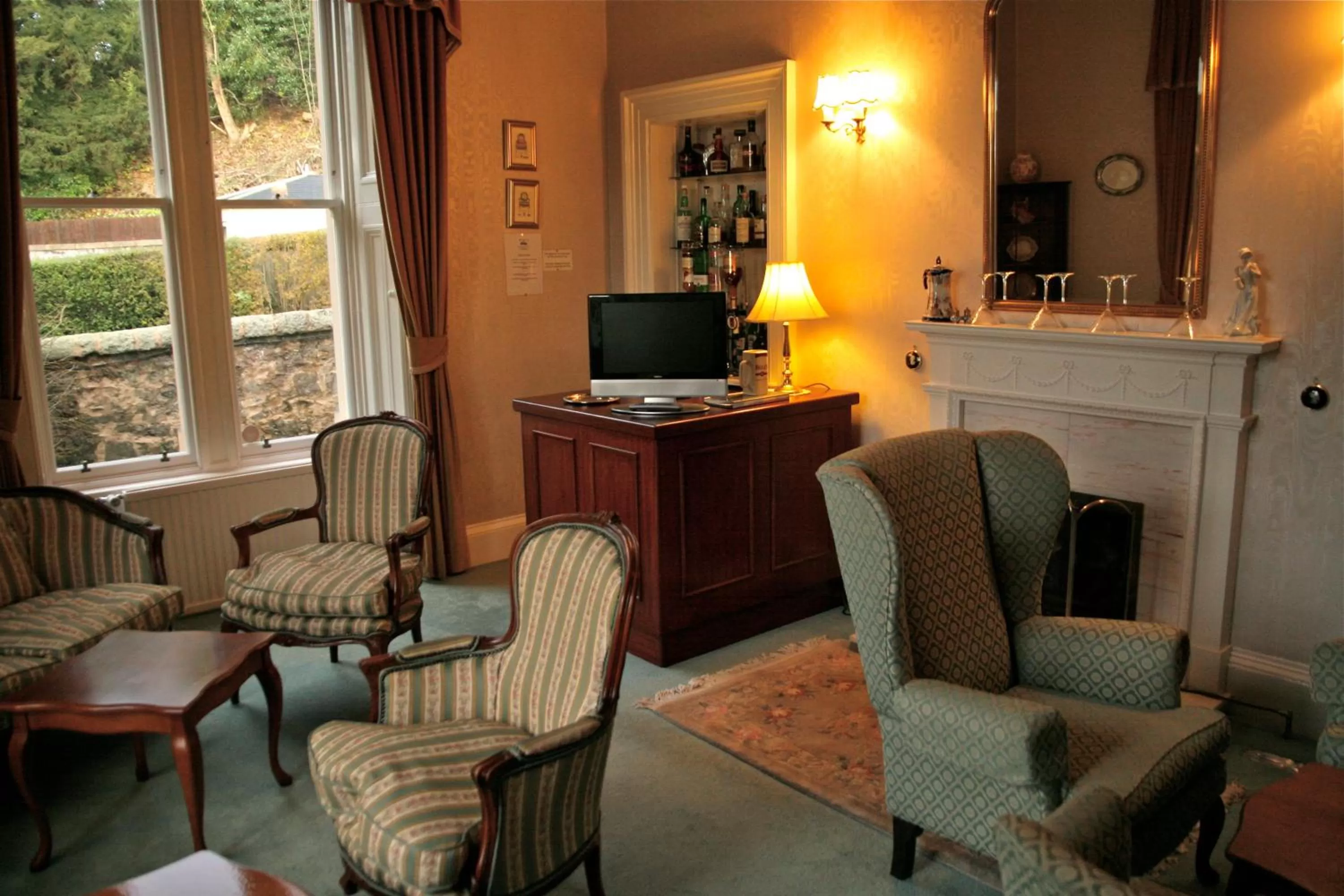 Living room in Sunbank House Metro Hotel