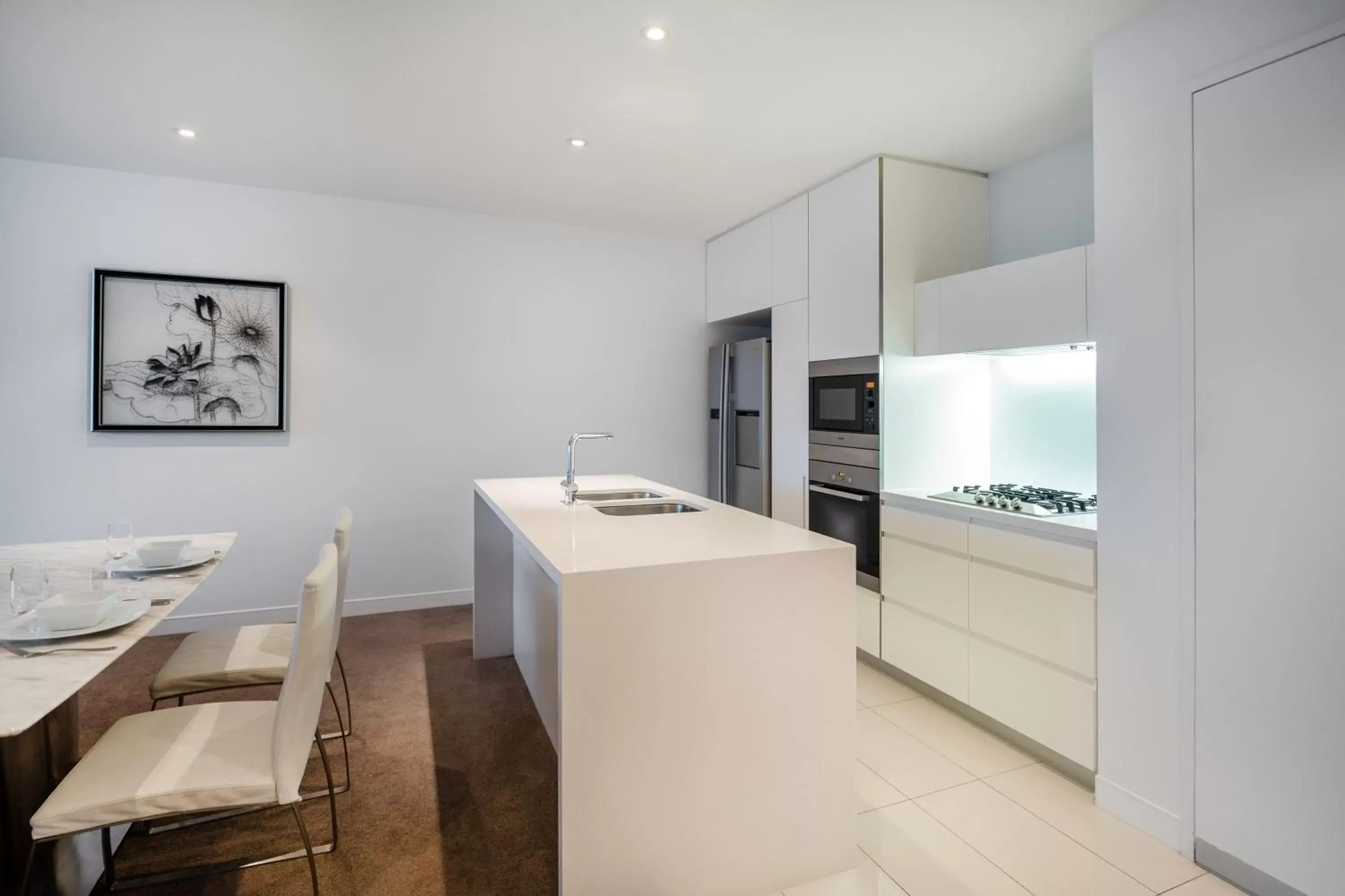 Kitchen or kitchenette, Kitchen/Kitchenette in Peppers Broadbeach