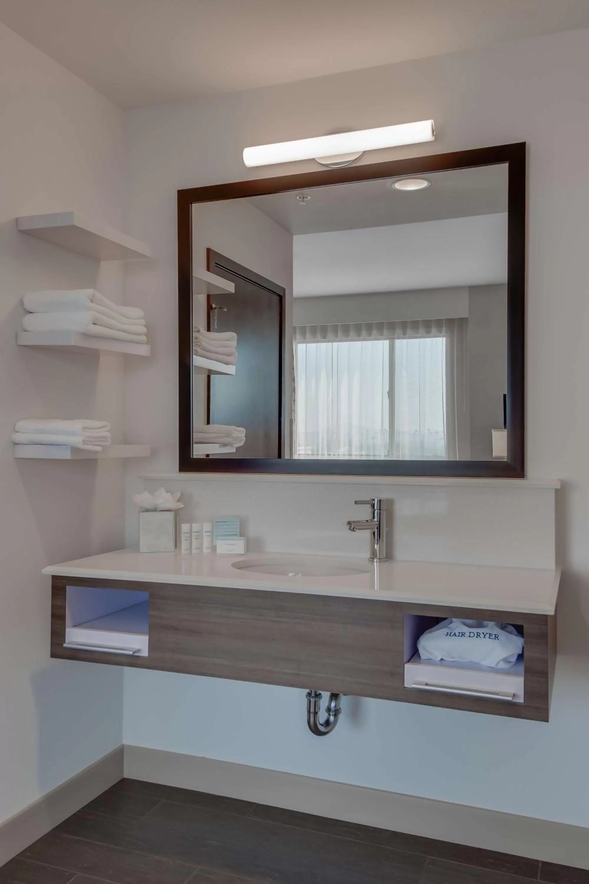 Bathroom in Hampton Inn & Suites Los Angeles - Glendale