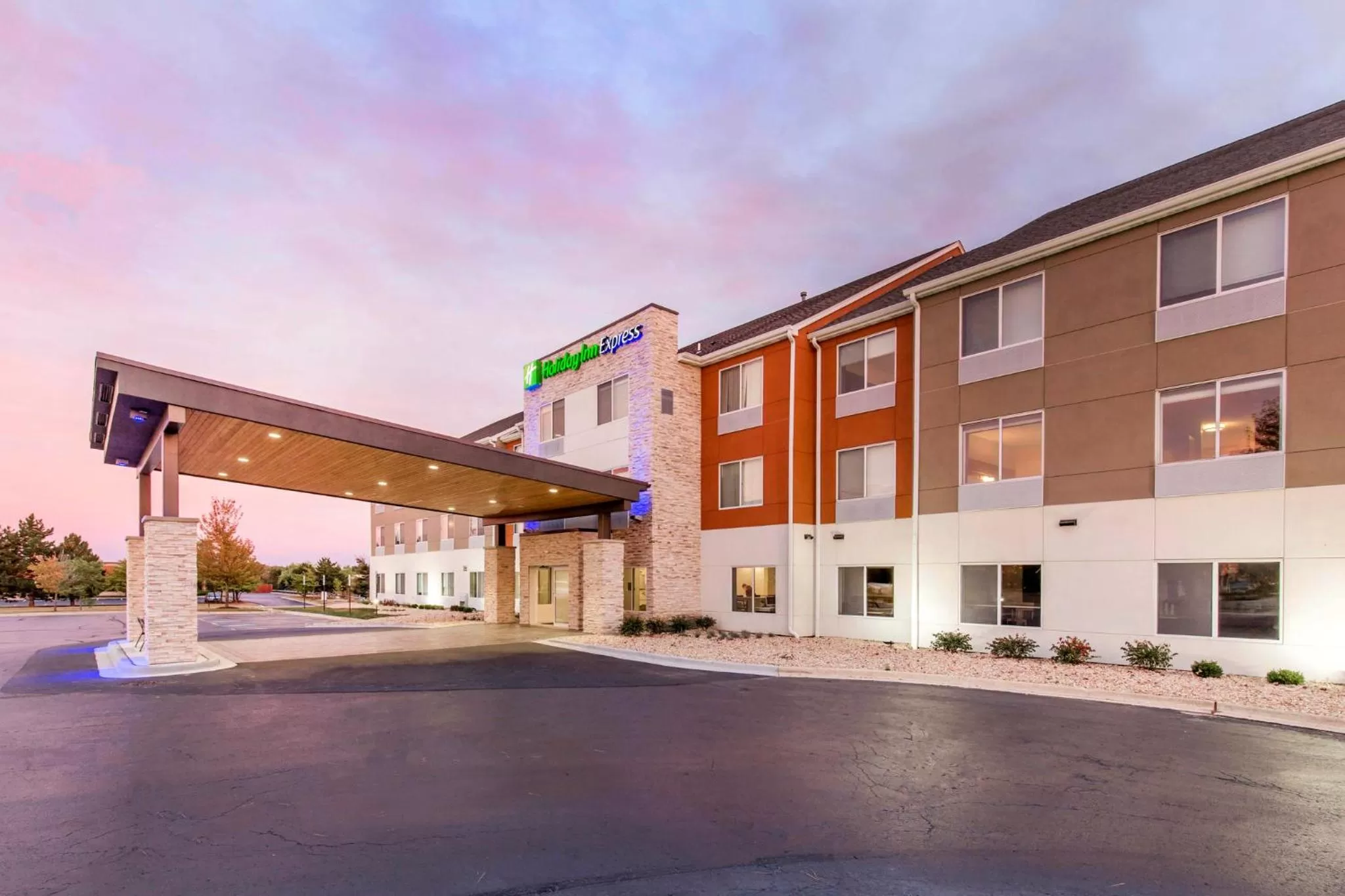 Property building in Holiday Inn Express & Suites Chicago West - St Charles by IHG