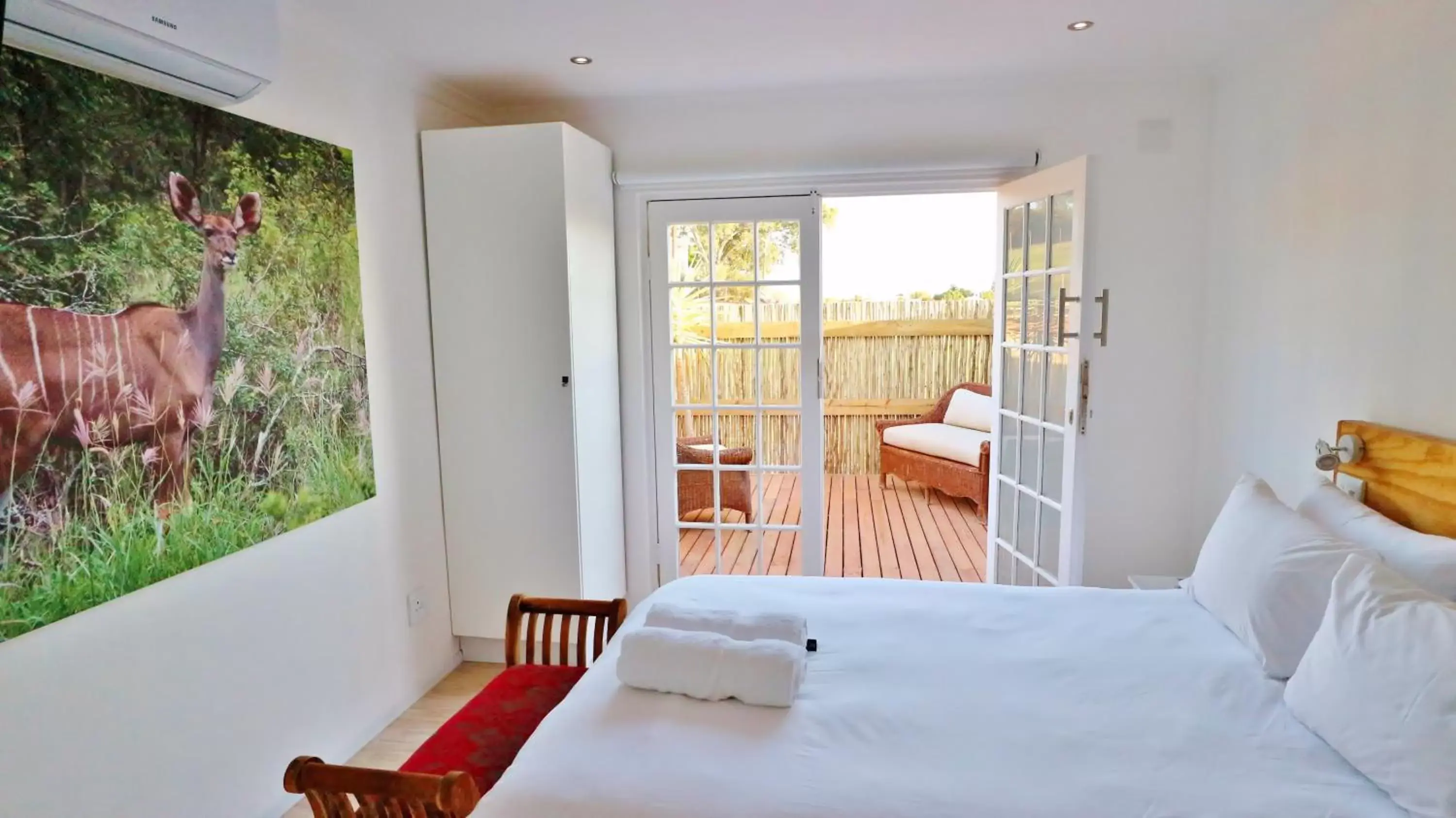 View (from property/room), Bed in theLAB Robertson View (from property/room), Bed in theLAB Robertson