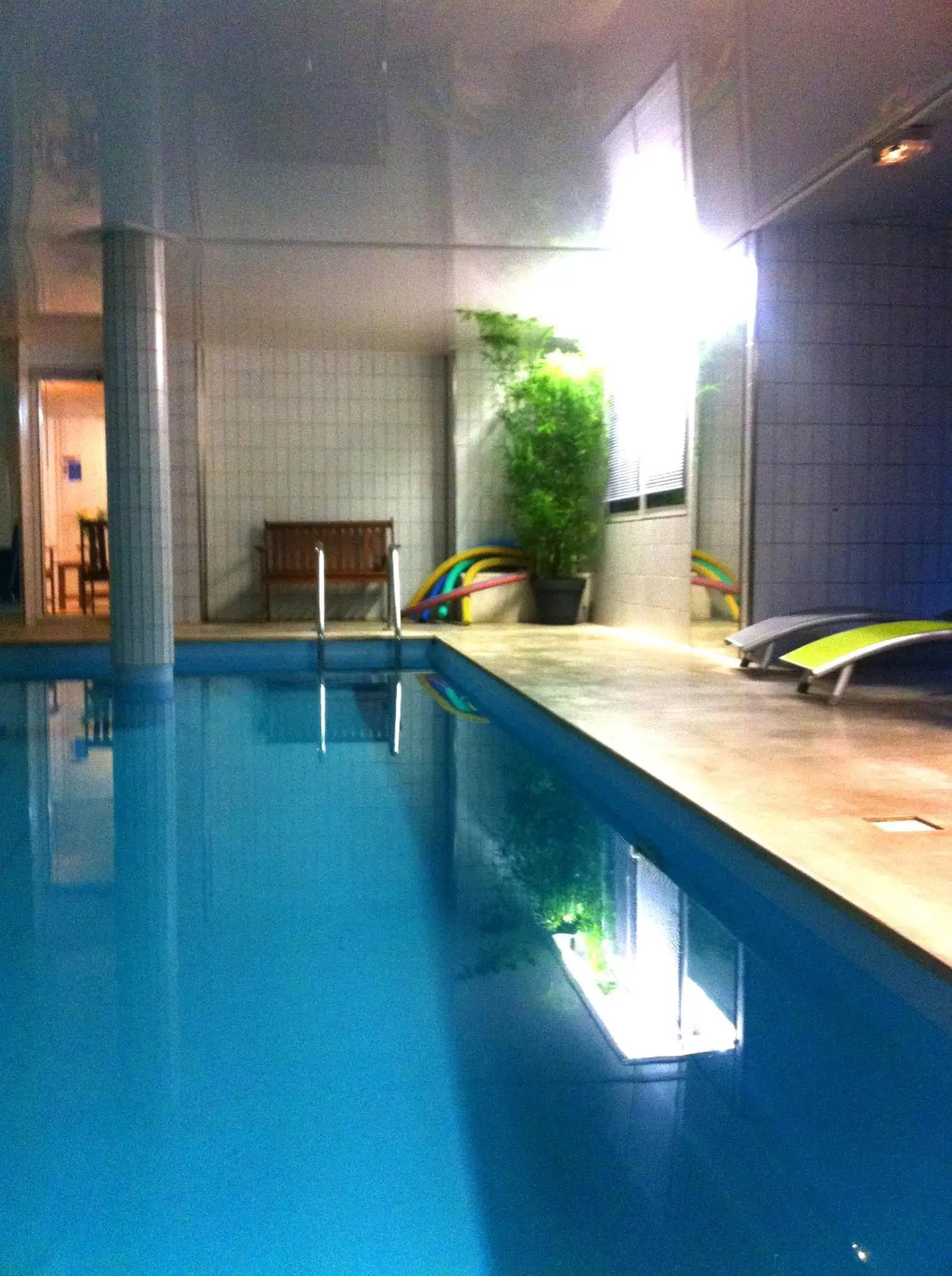 Swimming Pool in The Originals Boutique, Hôtel du Pont Roupt, Mende (Inter-Hotel)