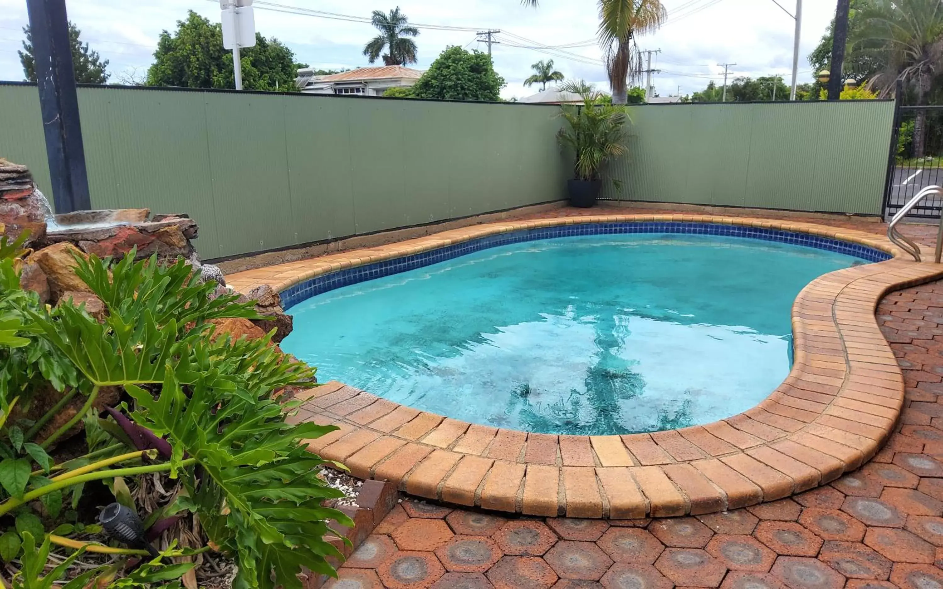 Swimming Pool in Archer Park Motel