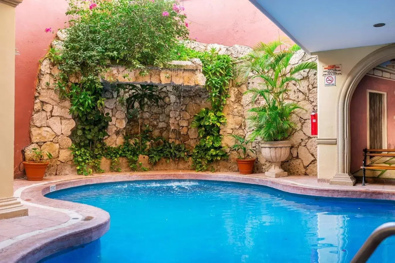 Swimming Pool in Hotel Colonial de Merida