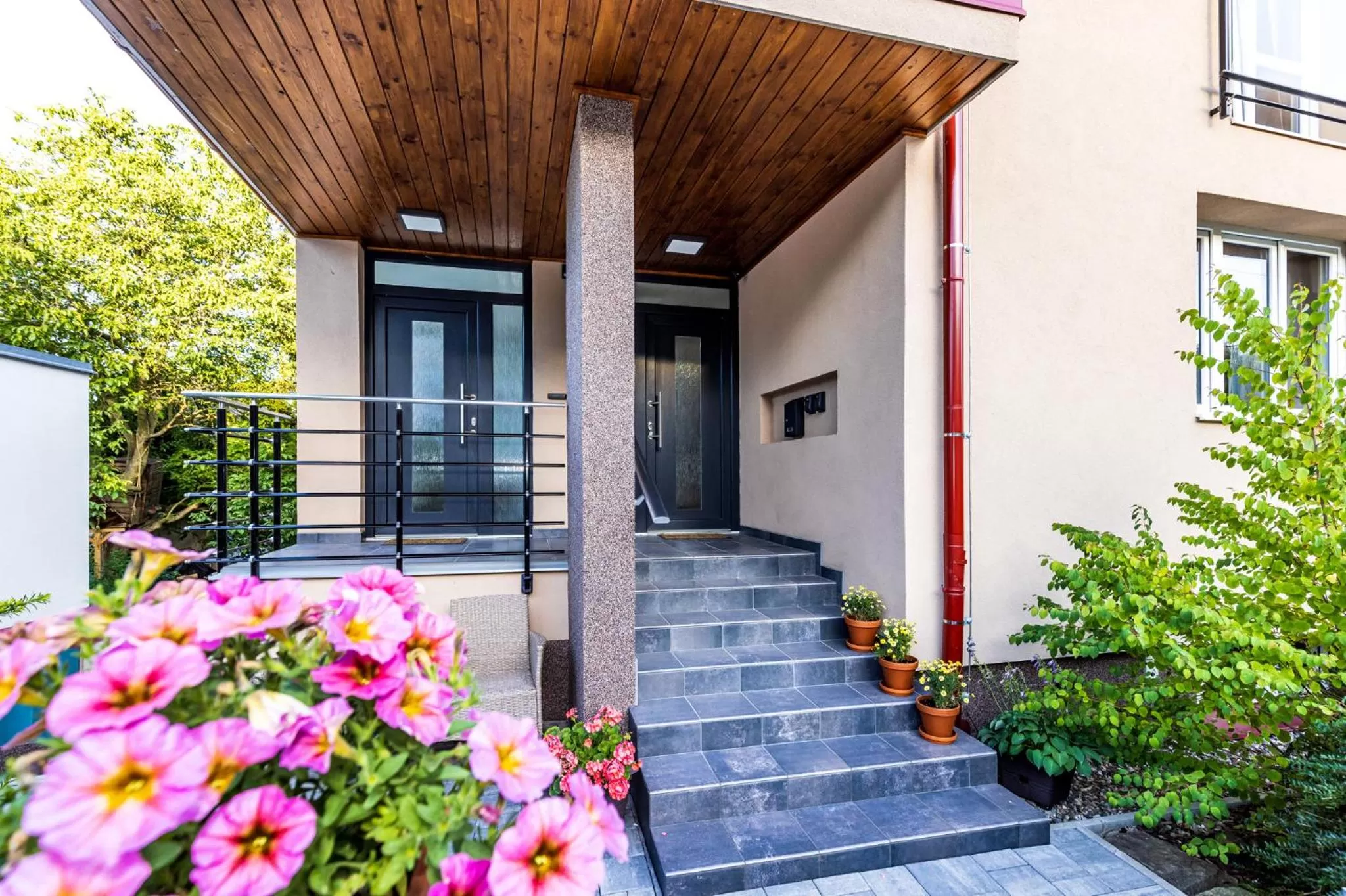 Facade/entrance in bergRESORT apartments