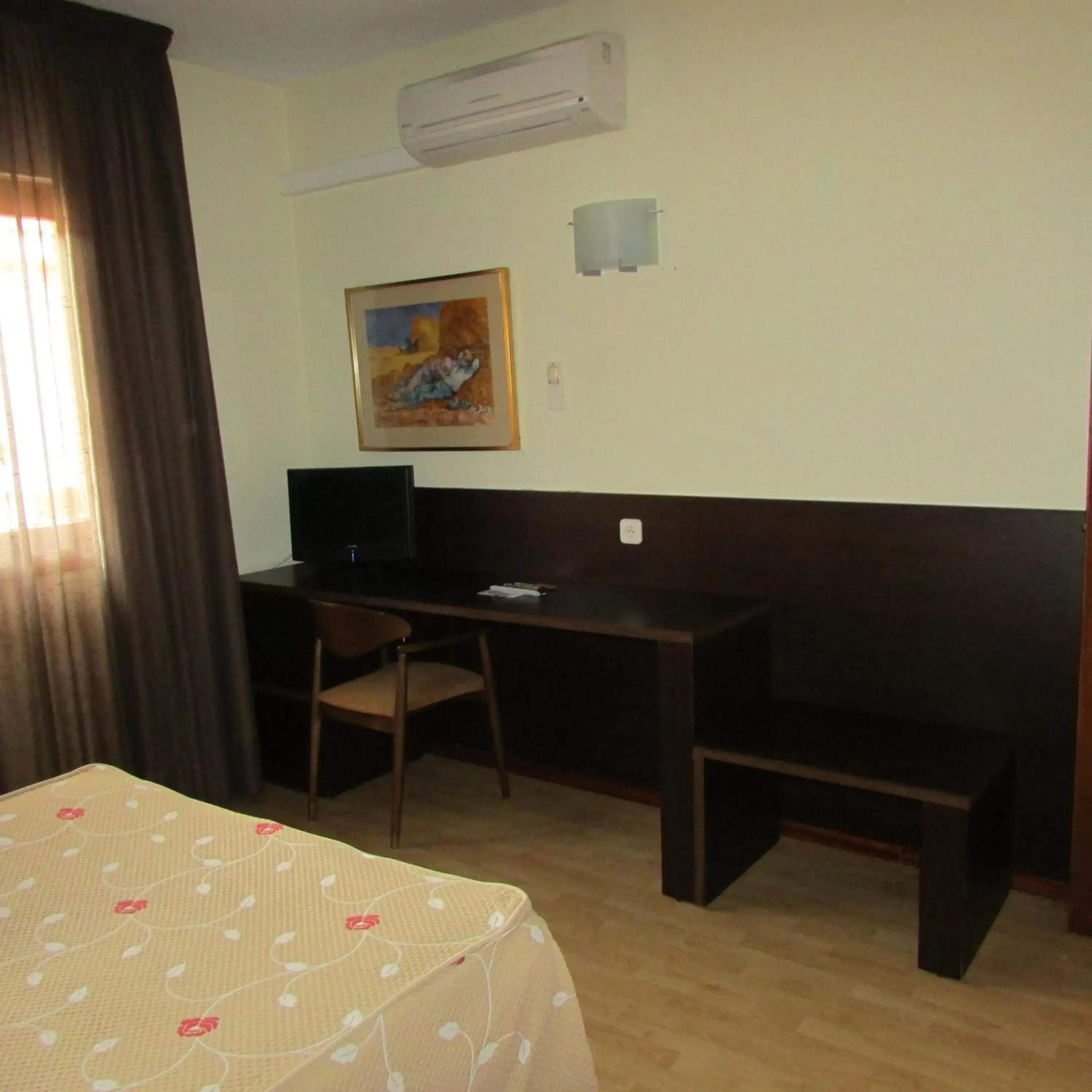 Seating area, TV/Entertainment Center in Hotel Tudanca-Aranda II