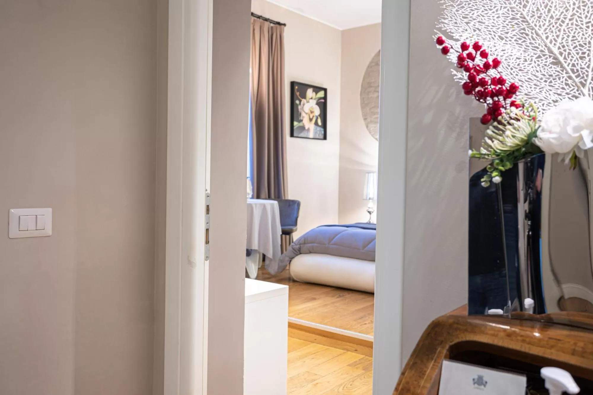 Living room, Bed in Cardilli Luxury Rooms