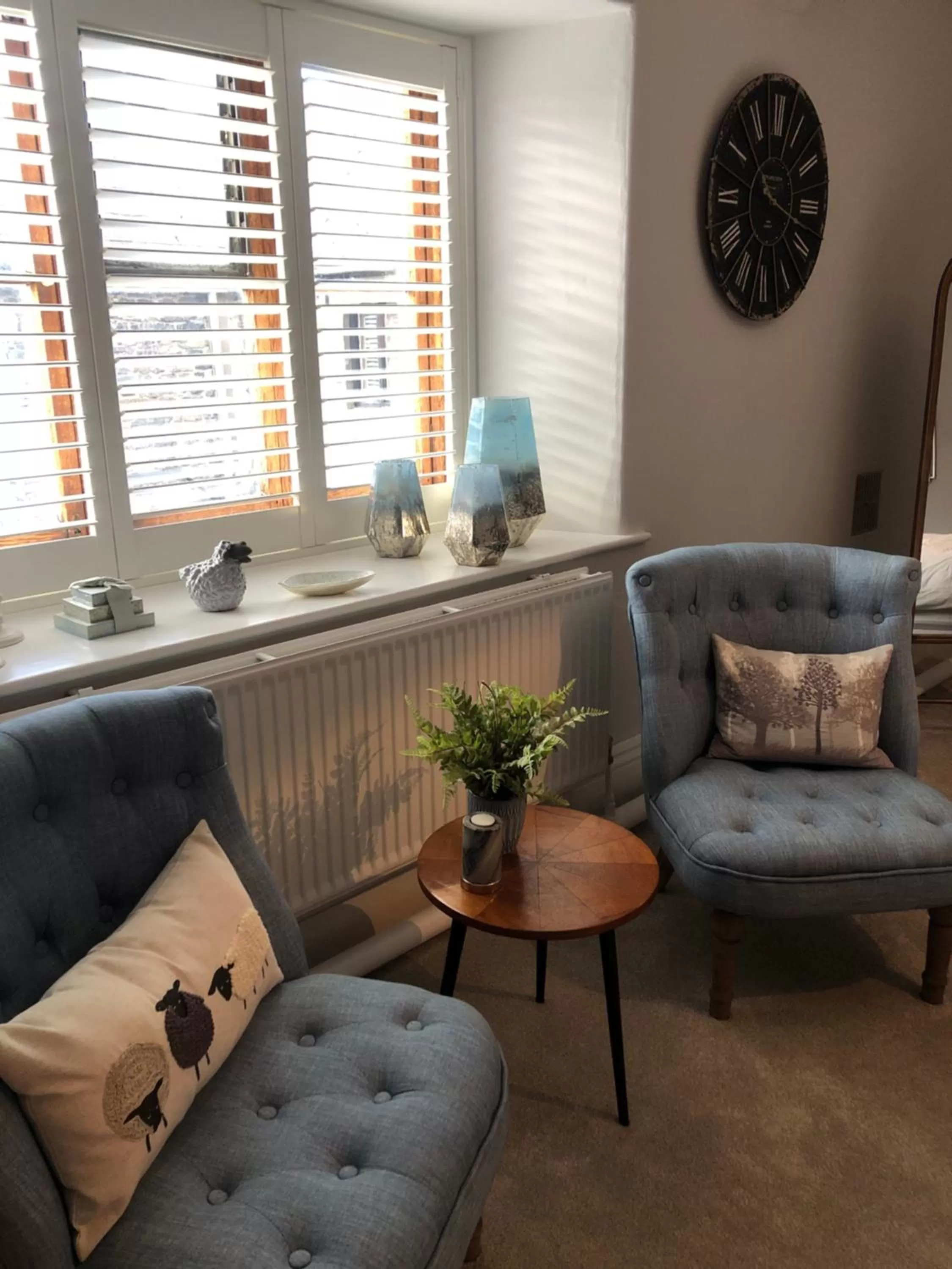 Seating Area in The Skreen