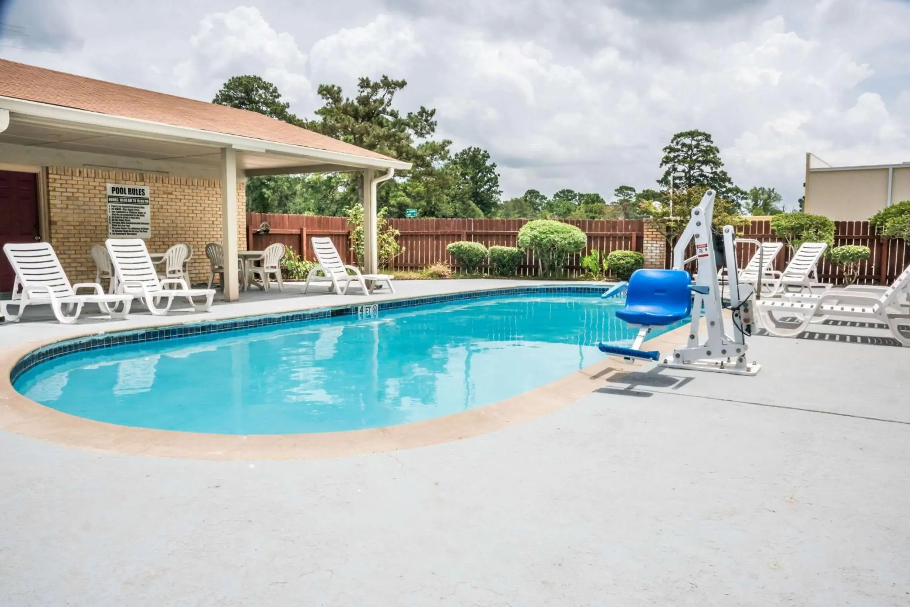 On site, Swimming Pool in Days Inn by Wyndham Bastrop