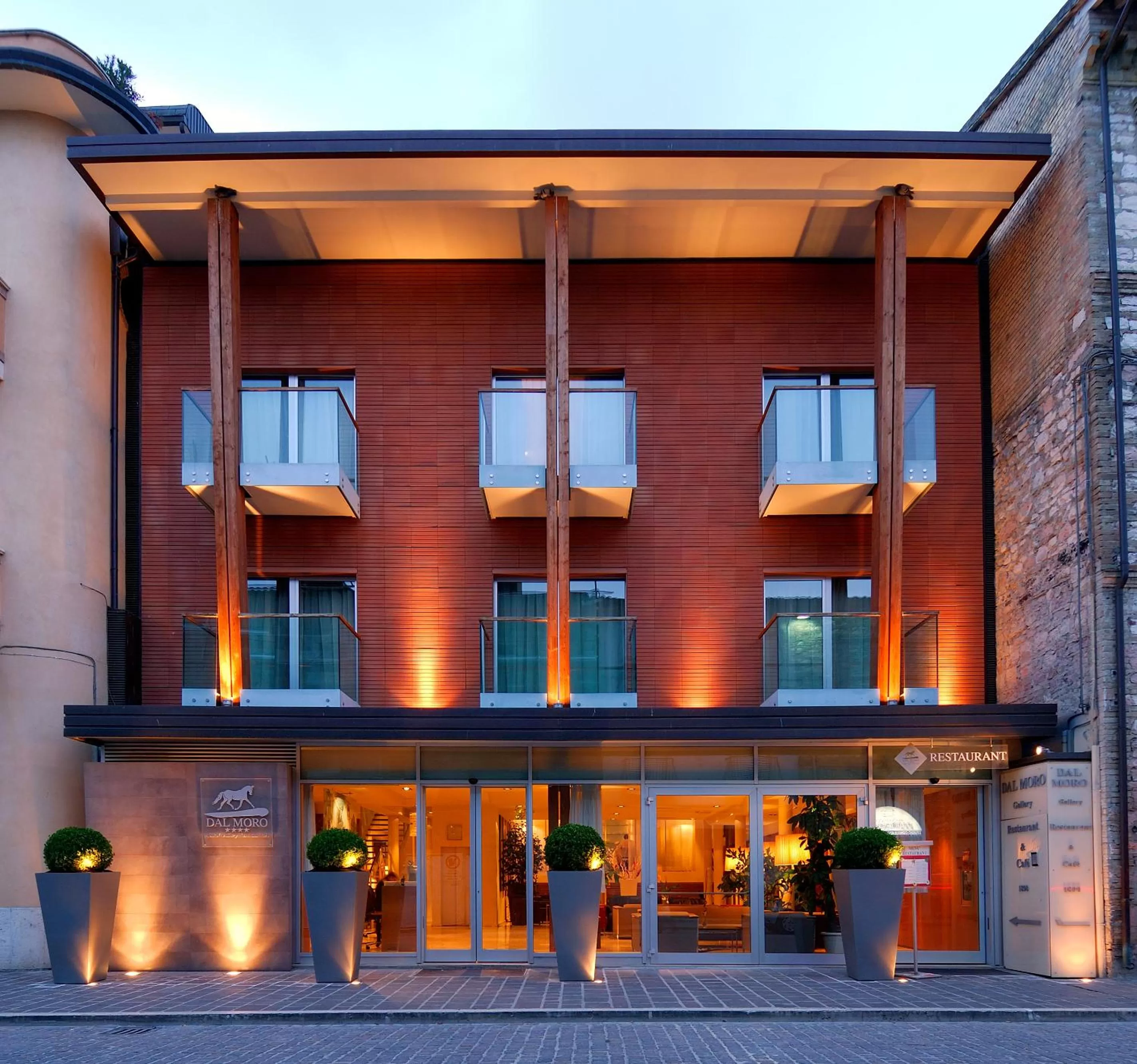Facade/entrance in Dal Moro Gallery Hotel