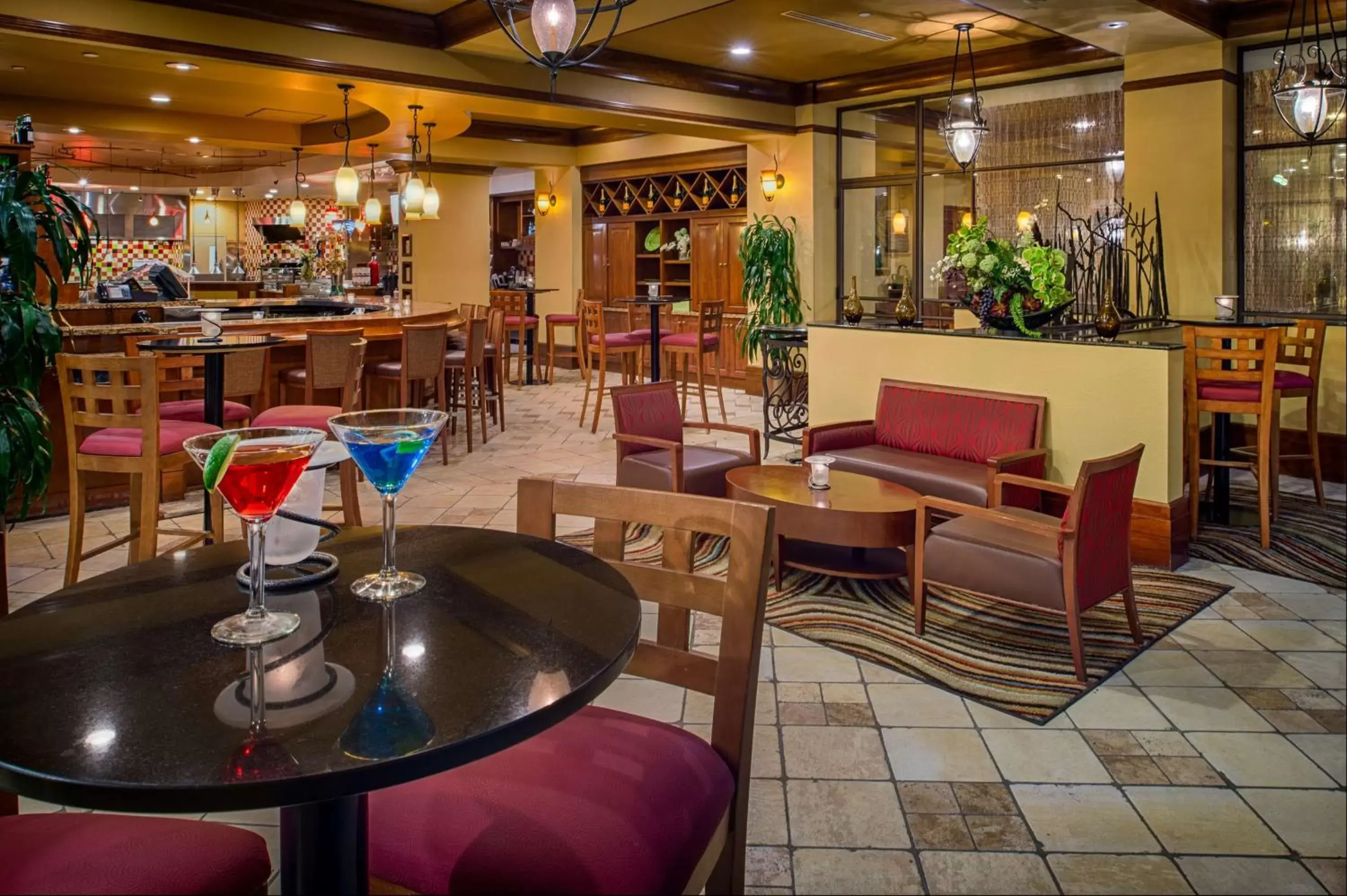 Restaurant/places to eat, Lounge/Bar in Embassy Suites by Hilton Sacramento Riverfront Promenade