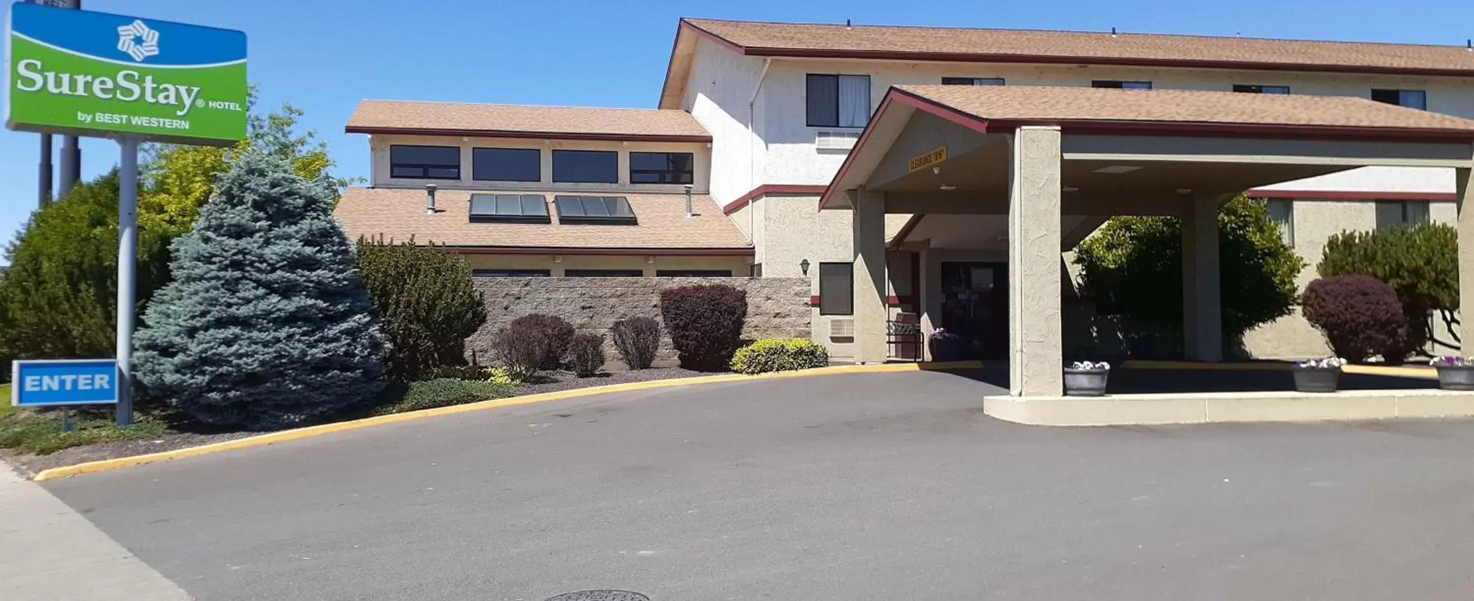 Property Building in SureStay Hotel by Best Western Ellensburg