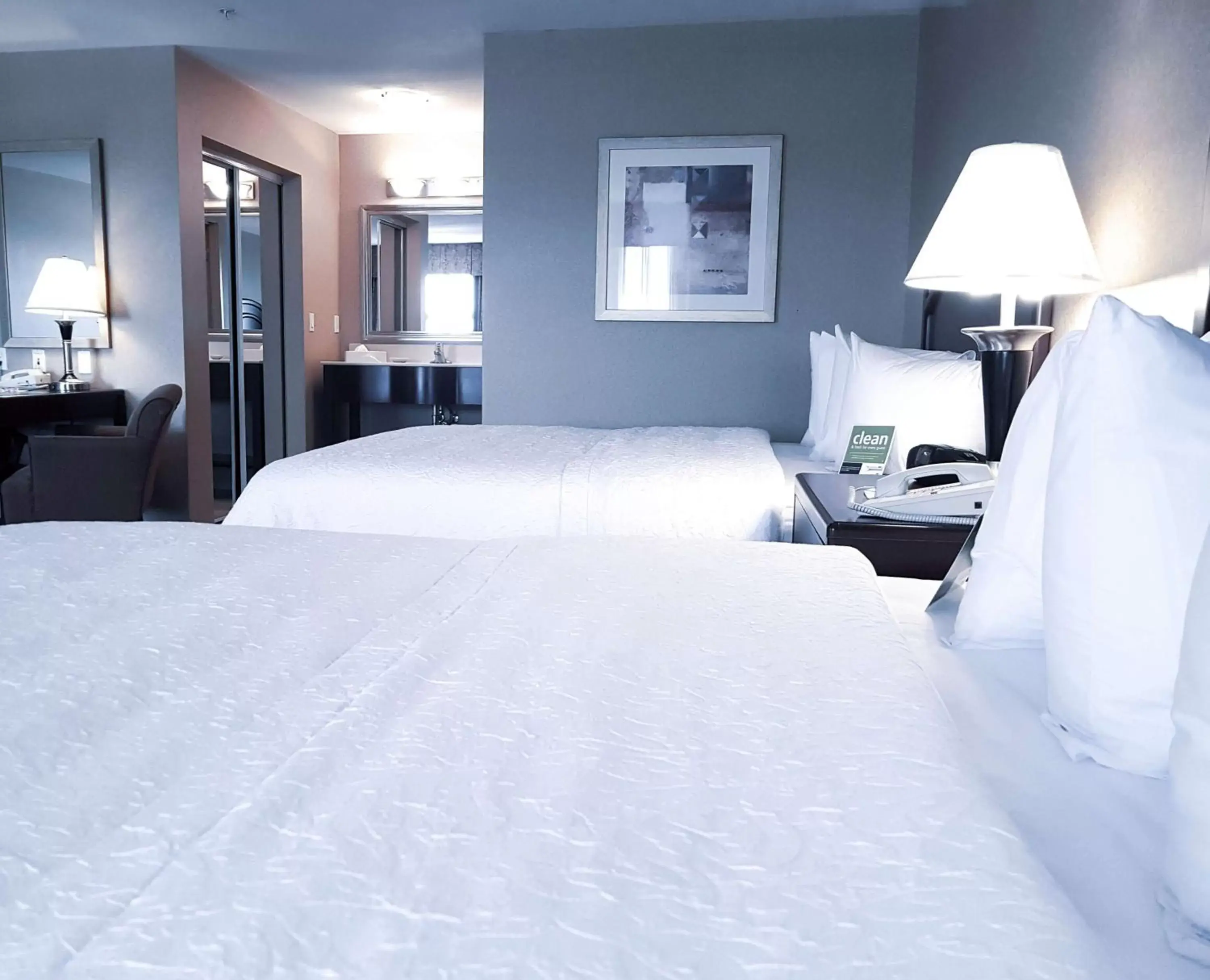 Bedroom, Bed in Hampton Inn & Suites by Hilton Edmonton International Airport