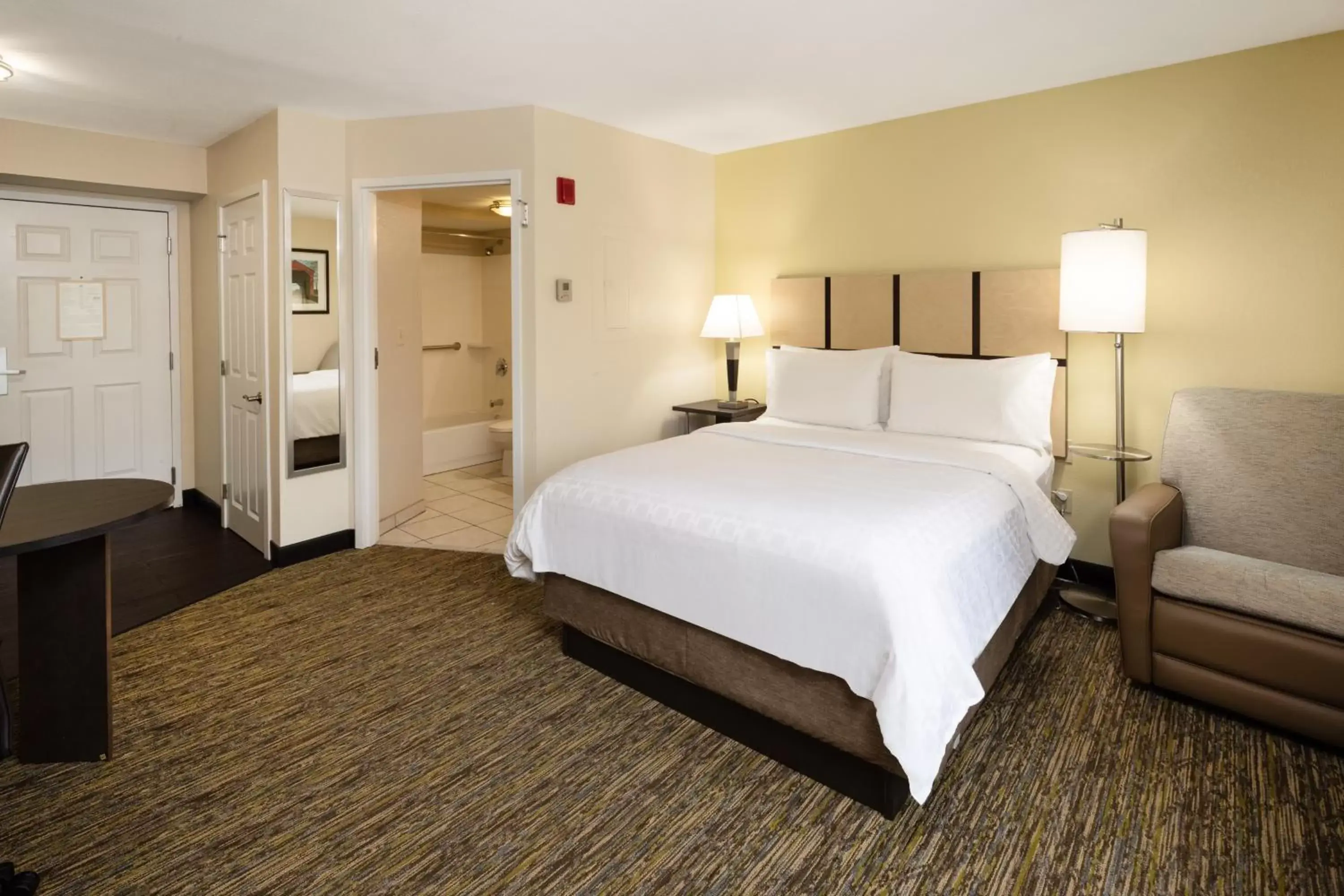 Photo of the whole room, Bed in Candlewood Suites Windsor Locks, an IHG Hotel