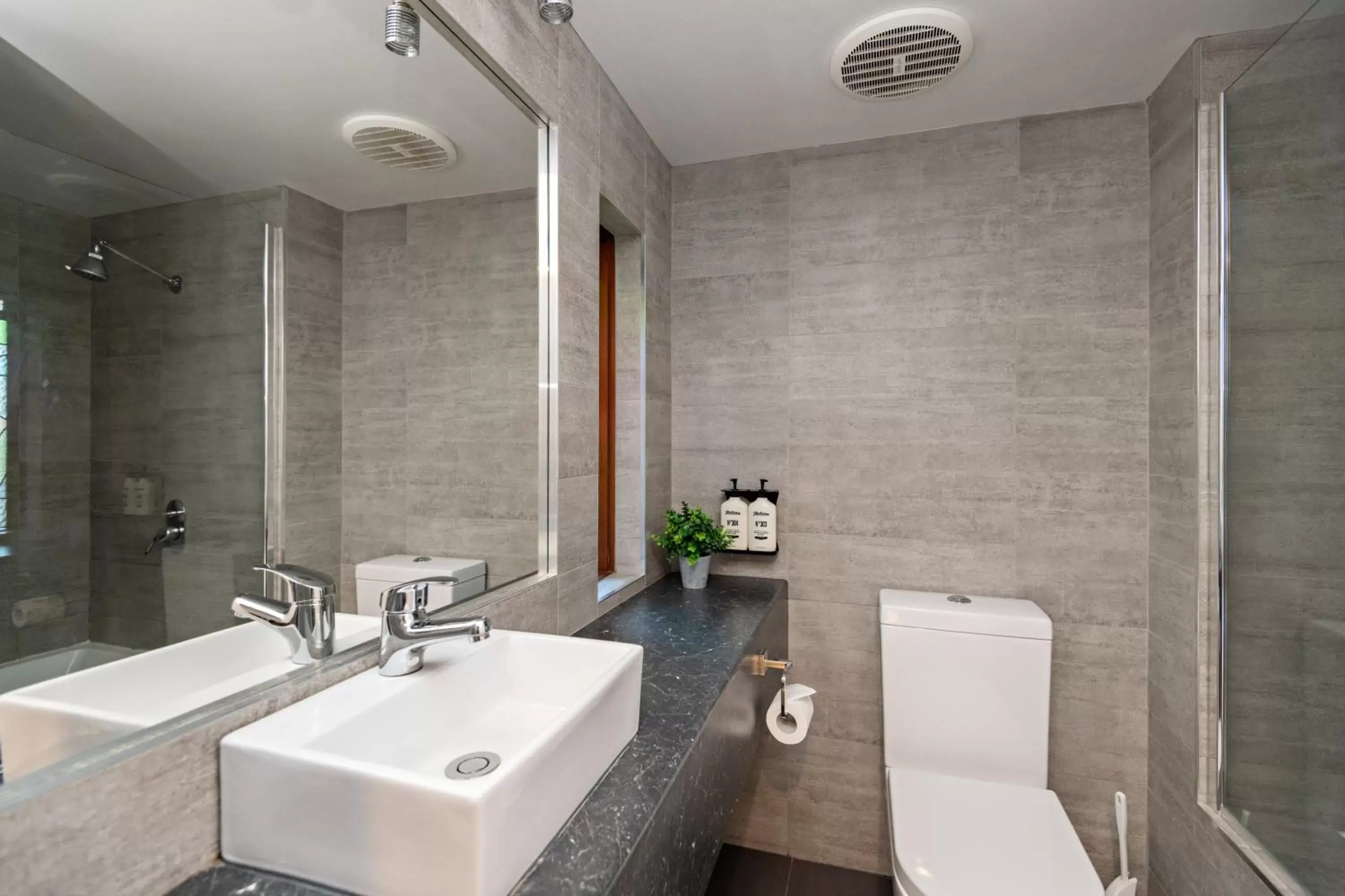 Bathroom in Lincoln Downs Resort Batemans Bay, Signature Collection by Best Western