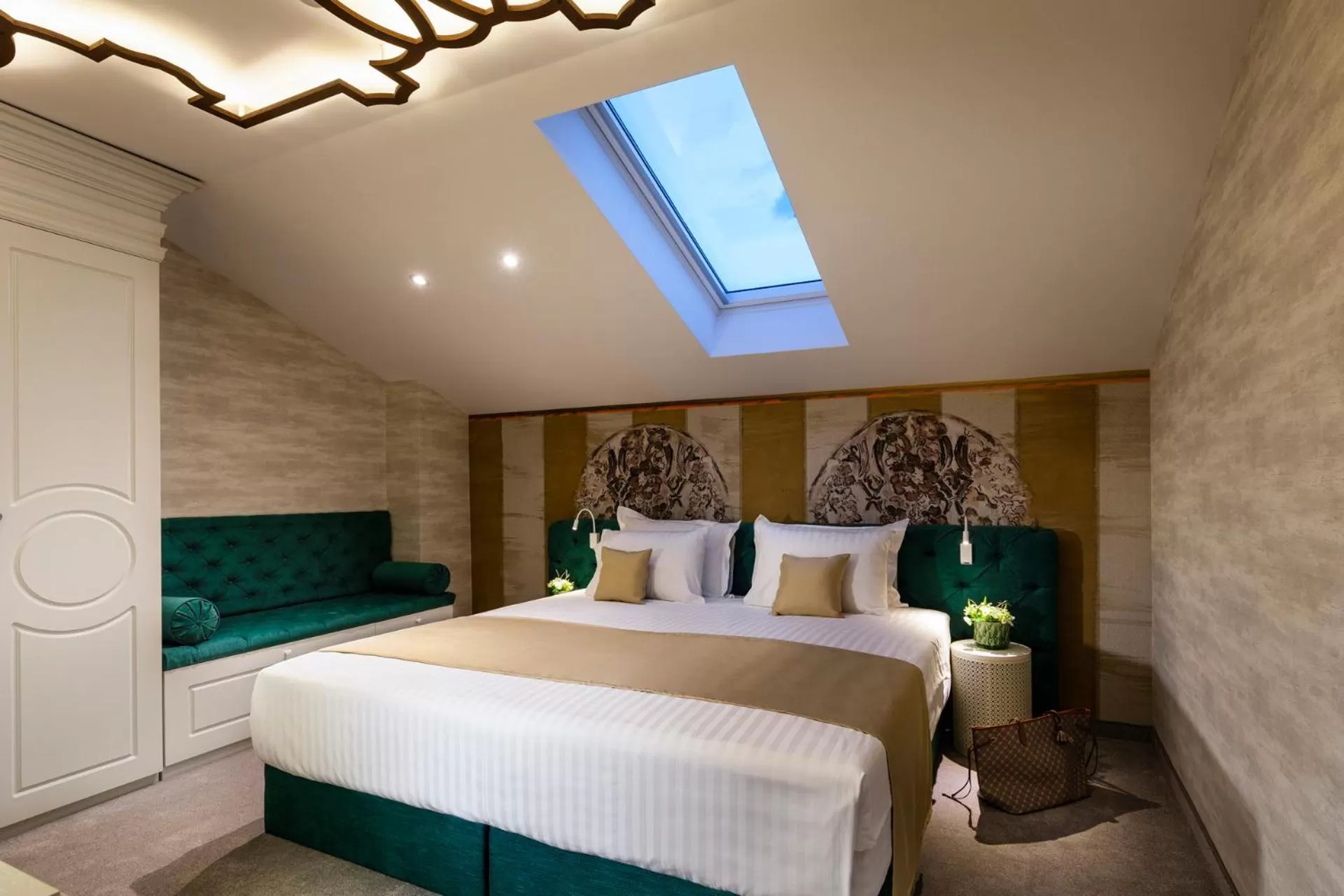 View (from property/room), Bed in Gallery 37 Powered by ASTON