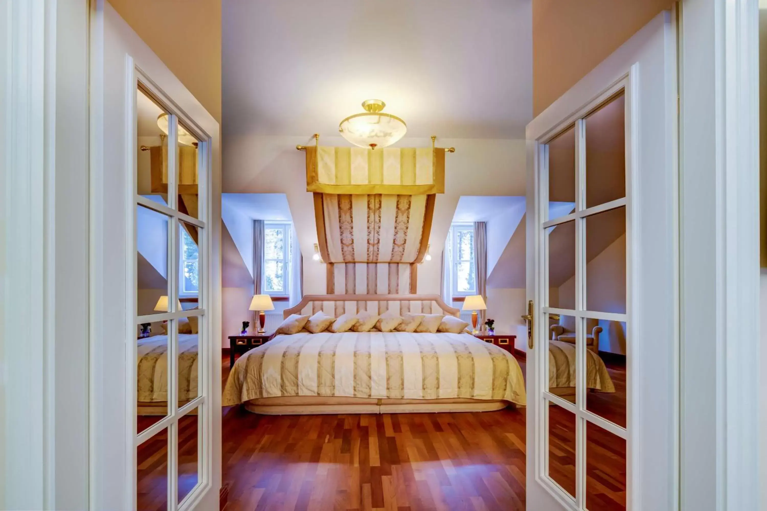 Bedroom in Grand Hotel des Bains Kempinski